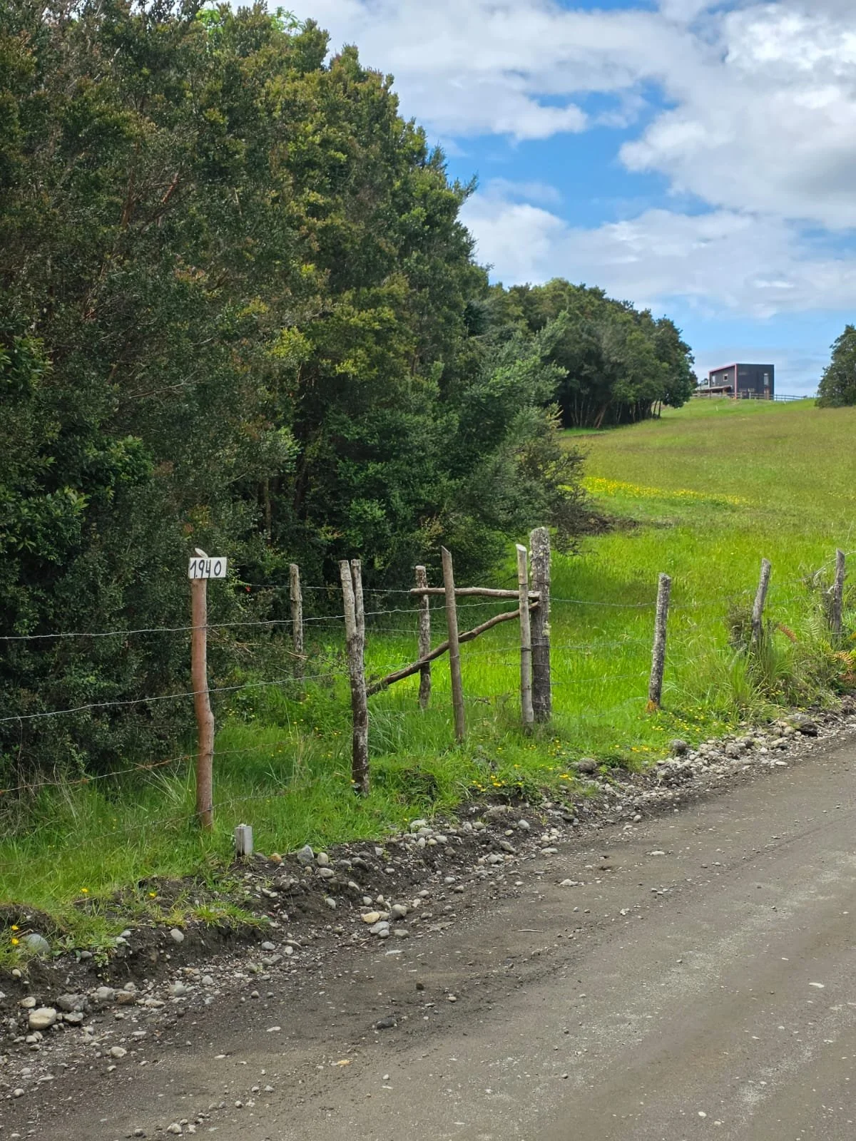 Detalles de las Unidades Disponibles:
Parcela Vista al Mar (5.000 m²): Valor: $20.000.000 (~UF 523).
Parcela Interior (5.000 m²): Valor: $15.000.000 (~UF 392).
Macrolote de 1,1 Hectáreas (11.000 m²): Valor: $30.000.000 (~UF 784).