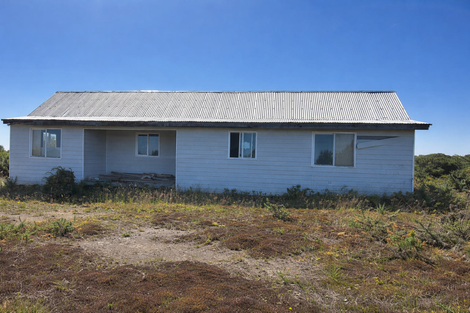 EN VENTA: PARCELA CON CASA EN CLUB DE CAMPO PTO. VARAS. VALOR: ~3.002 UF. ($120.000.000)