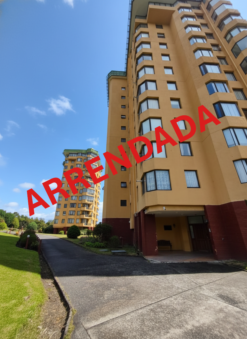 ARRIENDO: Amplio Departamento con Vista al Mar en Pelluco