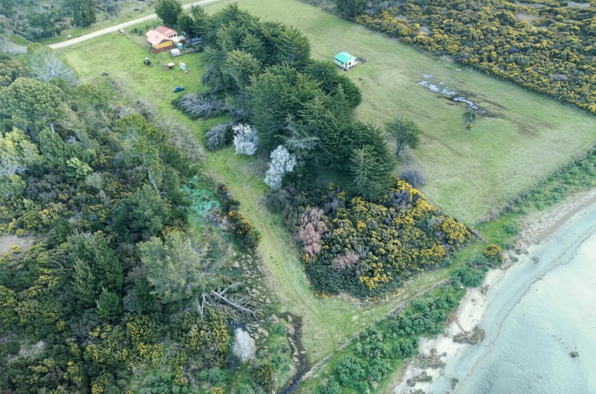 INVERSIÓN ÚNICA: 
PARCELA DE 1,2 HECTÁREAS CON ACCESO A LA PLAYA EN PANGAL, MAULLÍN.
¡APROVECHA ESTA OPORTUNIDAD EXCLUSIVA PARA ADQUIRIR UNA HERMOSA PARCELA EN PANGAL CON ACCESO A LA PLAYA EN UN SECTOR TRANQUILO Y NATURAL!