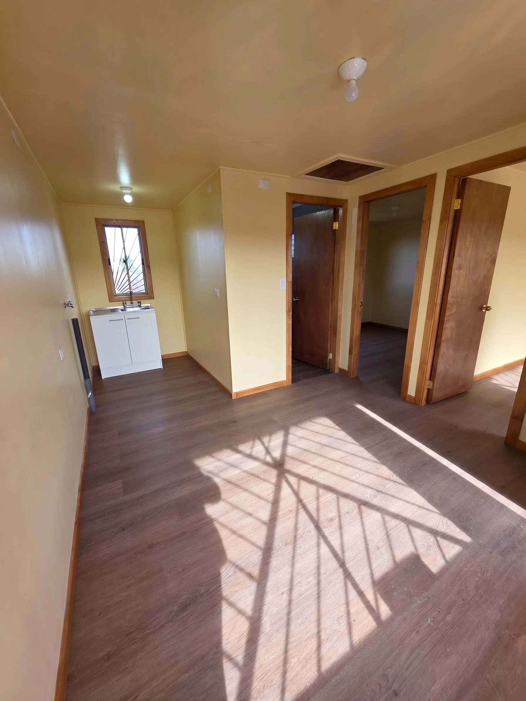 ARRIENDO EN LAGUNITAS - PUERTO MONTT

Pasaje Sandoval Sur (cerca de Ruta 226 / El Tepual)

$350.000 / mes

Cabaña terminada de 36 m²
2ª Cabaña de 36 m² para uso de bodega / taller / almacenaje
Luz, agua
Sector residencial muy tranquilo y con locomoci