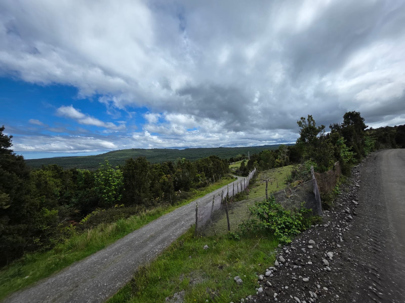 Detalles de las Unidades Disponibles:
Parcela Vista al Mar (5.000 m²): Valor: $20.000.000 (~UF 523).
Parcela Interior (5.000 m²): Valor: $15.000.000 (~UF 392).
Macrolote de 1,1 Hectáreas (11.000 m²): Valor: $30.000.000 (~UF 784).