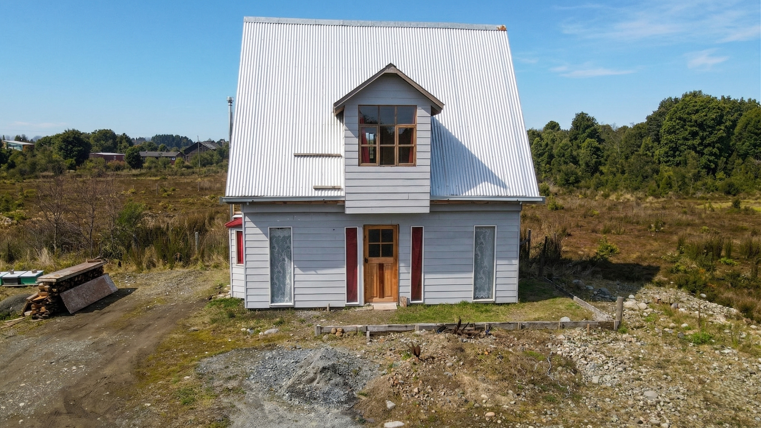 Casa nueva de construcción sólida de dos pisos, en 5000 M2, sector Lagunitas, Puerto Montt. 
