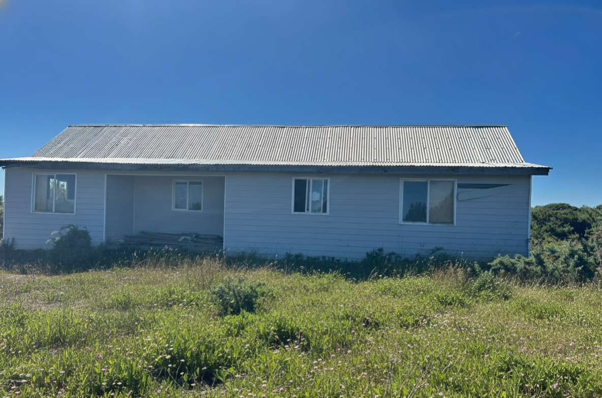 Emplazada en el prestigioso Club de Campo, garantía de plusvalía y entorno seguro.