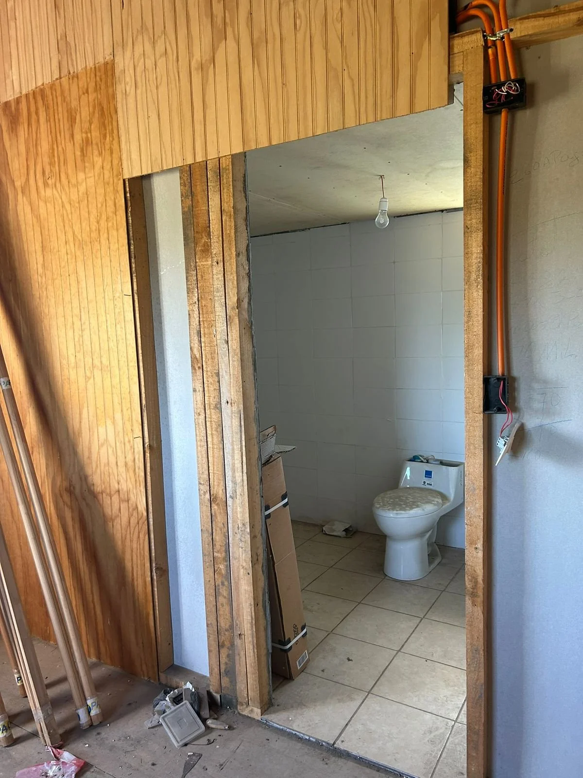 Baño 1. Casa en parcela Club de Campo