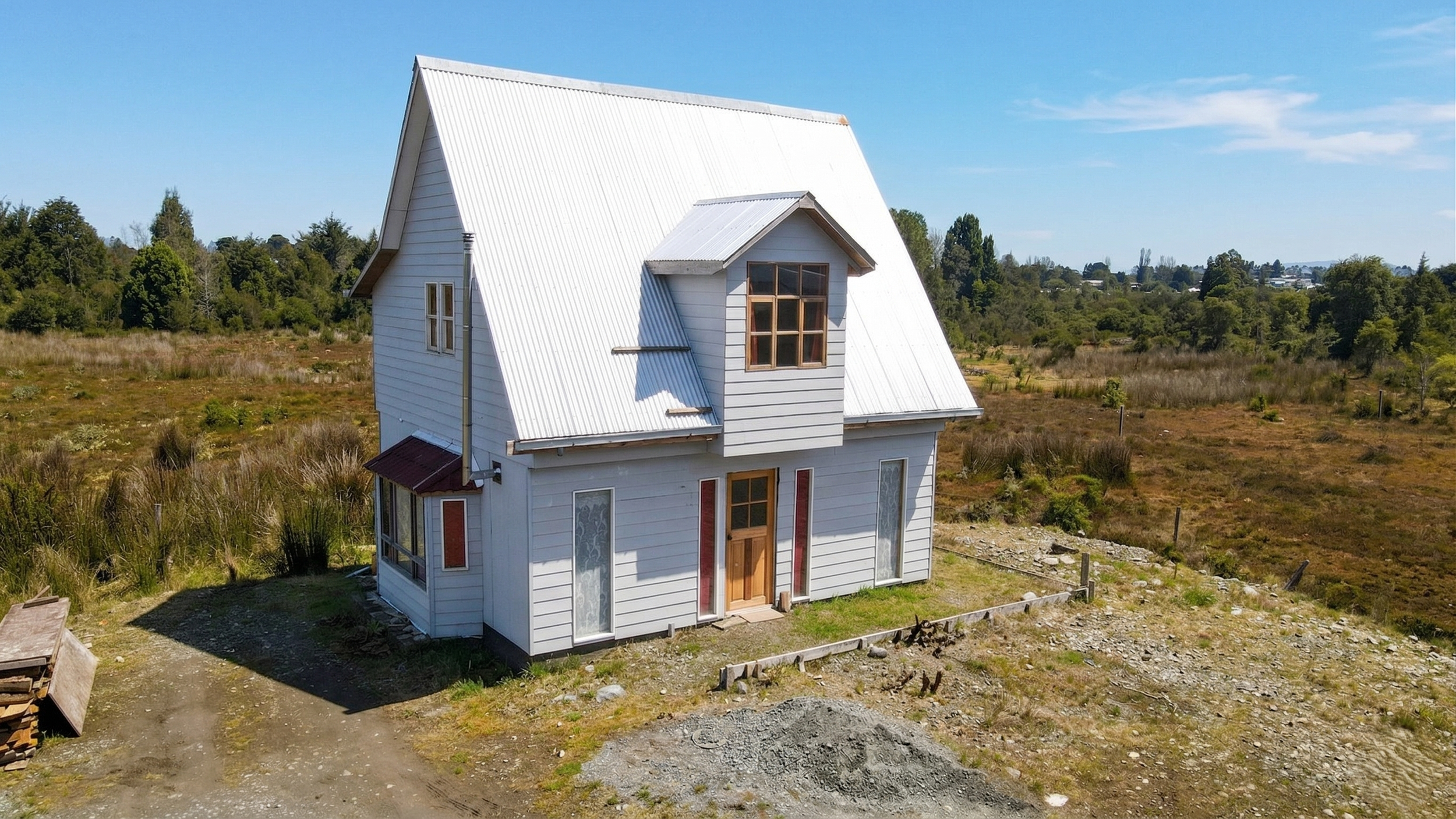 Casa nueva de construcción sólida de dos pisos, en 5000 M2, sector Lagunitas, Puerto Montt. 