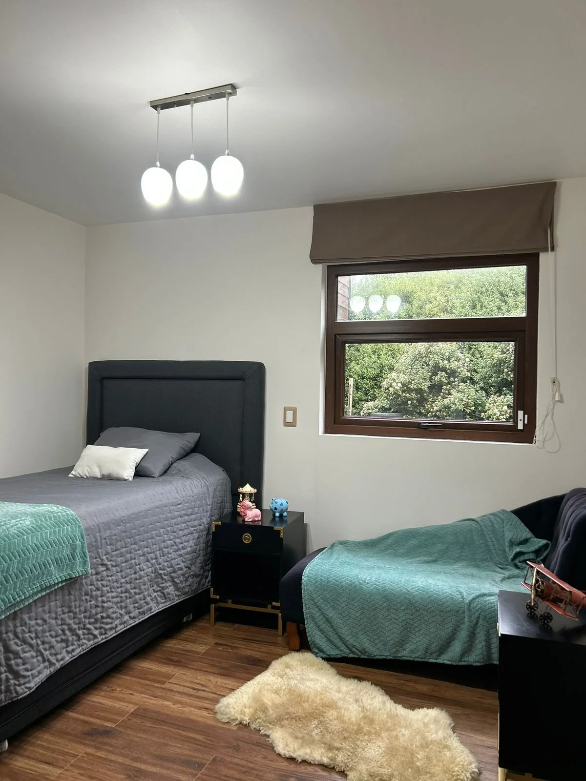Casa de 380 m² en parcela de 5.000 m² con vista a los volcanes, dentro de condominio consolidado cercano al Colegio Alemán.