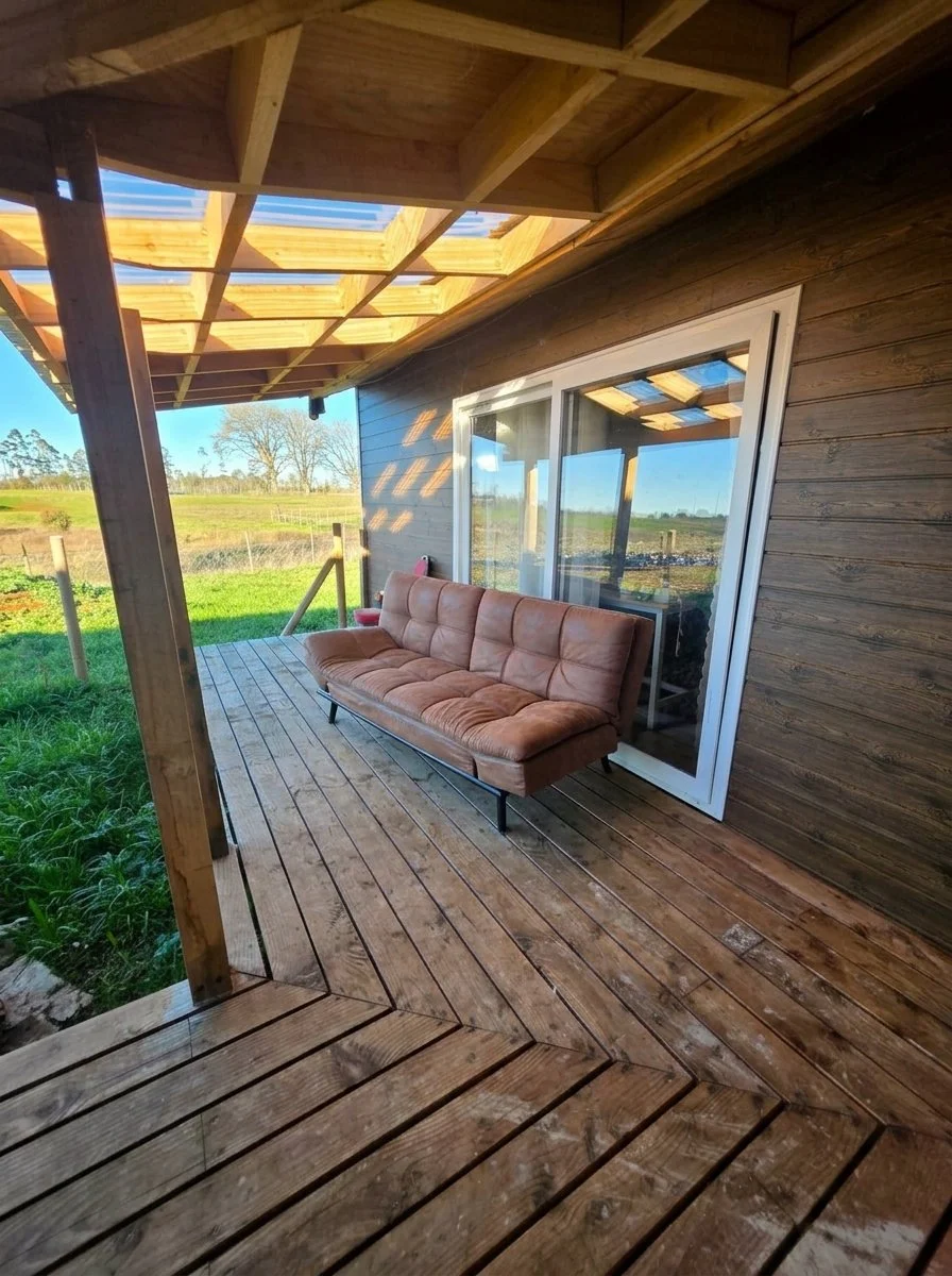 OPORTUNIDAD EN FRUTILLAR | Predio 3 Hectáreas + 400 m² Construidos

Sector Concordia (Ruta V-306), Frutillar
• Terreno: 3 Ha (30.000 m²) planas, con frente a ruta (potencial de loteo en 6 parcelas de 5.000 m²).
• Casa (200 m²): 4D / 2B (hidromasaje) 