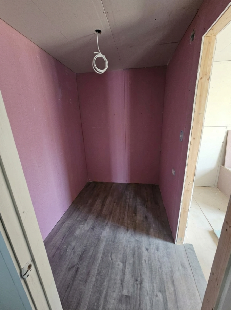 walk-in closet