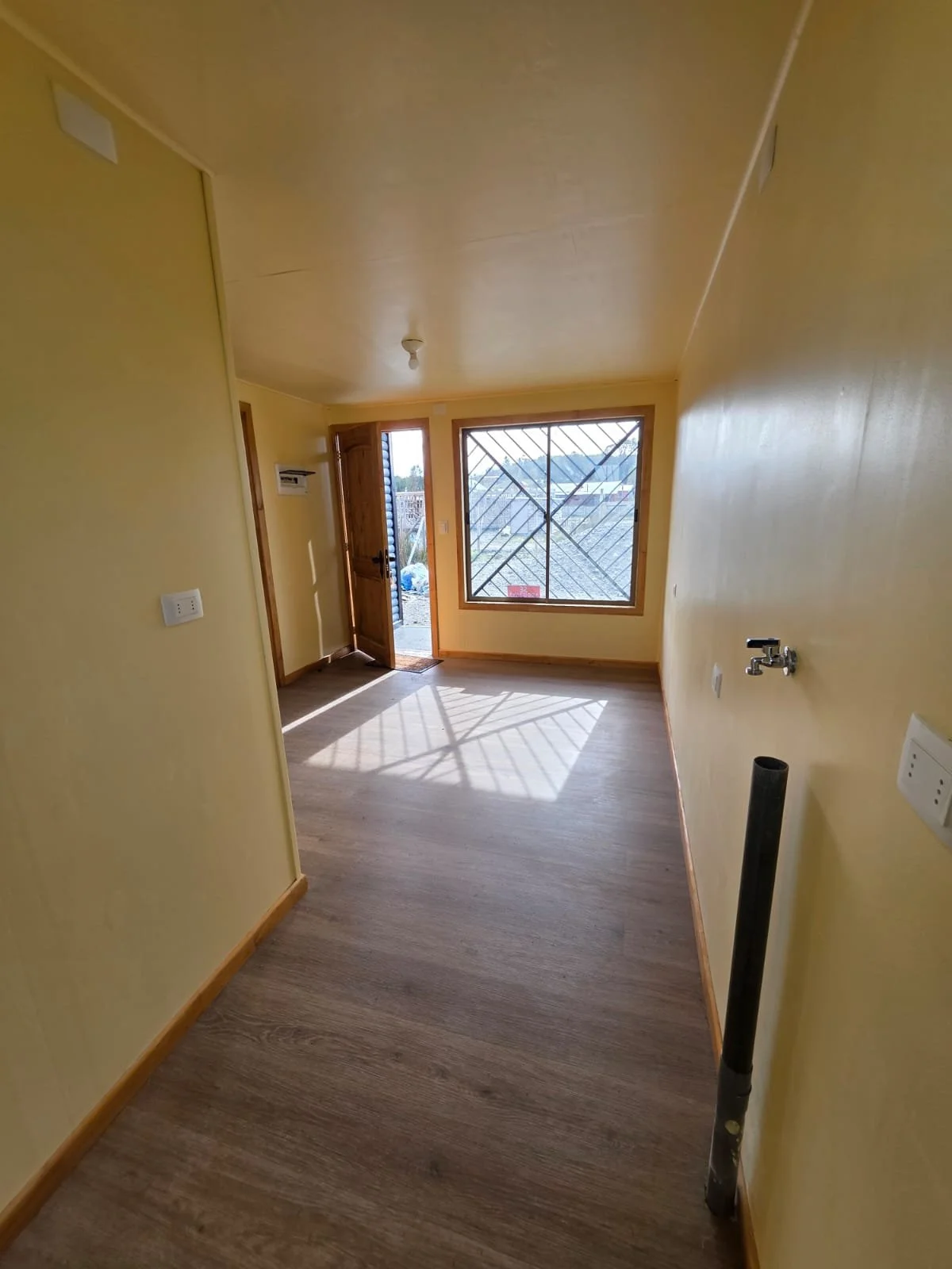 ARRIENDO EN LAGUNITAS - PUERTO MONTT

Pasaje Sandoval Sur (cerca de Ruta 226 / El Tepual)

$350.000 / mes

Cabaña terminada de 36 m²
2ª Cabaña de 36 m² para uso de bodega / taller / almacenaje
Luz, agua
Sector residencial muy tranquilo y con locomoci