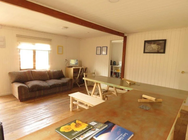 Amplia sala de estar.