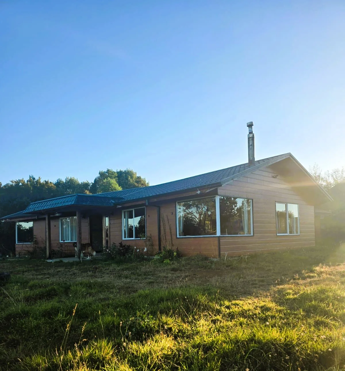 EN VENTA: CASA DE ALTO ESTÁNDAR  EN LAGUNITAS, PUERTO MONTT. VALOR: UF: ~6.262. ($250.000.000)