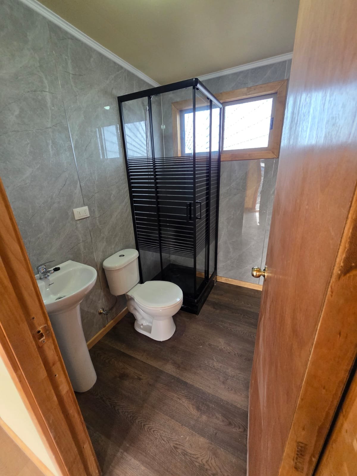 ARRIENDO EN LAGUNITAS - PUERTO MONTT

Pasaje Sandoval Sur (cerca de Ruta 226 / El Tepual)

$350.000 / mes

Cabaña terminada de 36 m²
2ª Cabaña de 36 m² para uso de bodega / taller / almacenaje
Luz, agua
Sector residencial muy tranquilo y con locomoci