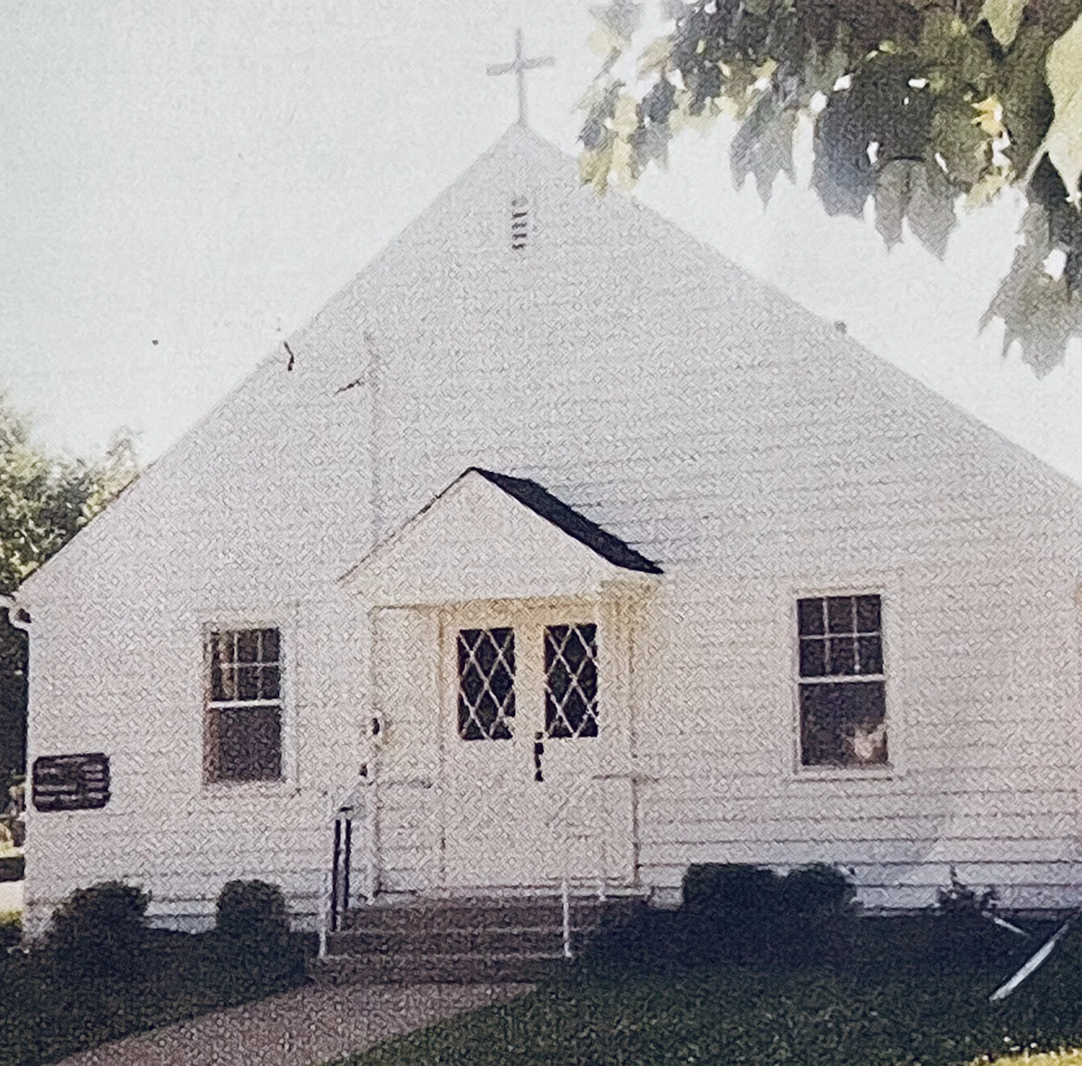 Steady growth created the need for a larger space, leading to the purchase of a former Lutheran church building in Southeast Rochester. We once again changed our name, becoming East Side Church of Christ.