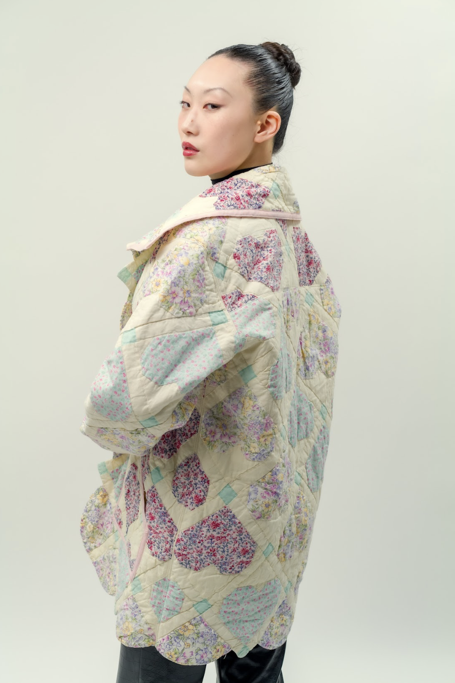 Refashioned oversized quilt jacket by Made By Meg on Ela é.