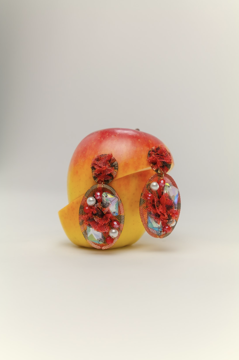 Multi-Dimensional handmade art dangle earrings, mesh + beads from Talking Fashion on Ela é.