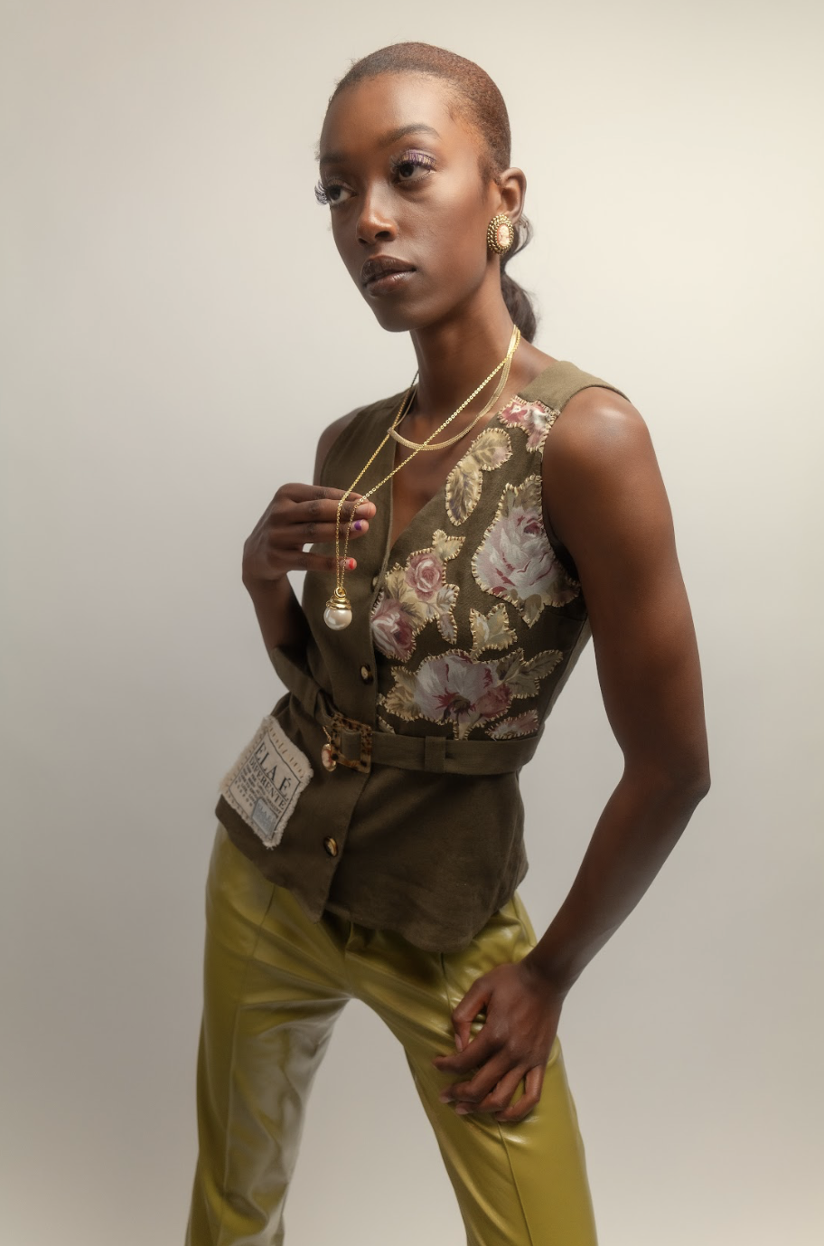 re-loved, pearl & gold pendulum necklace from Talking Fashion on Ela é.