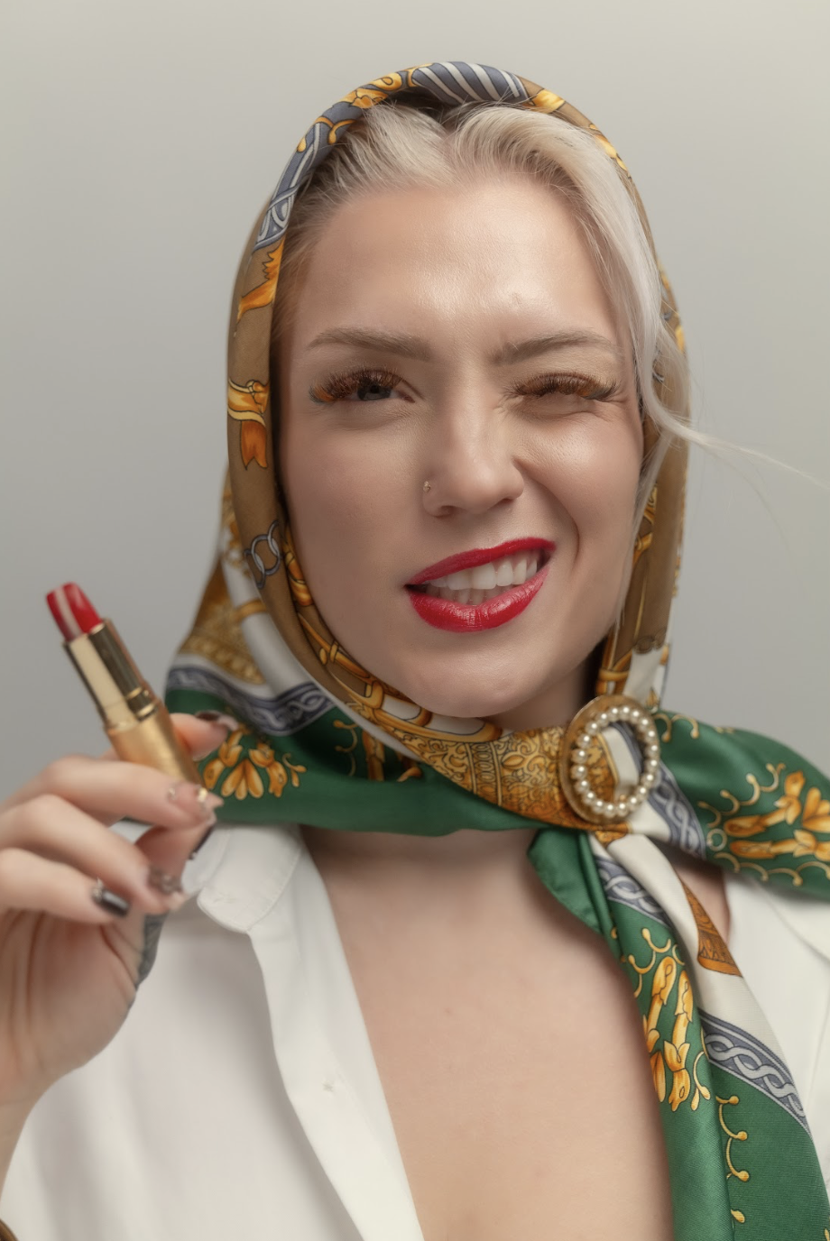 Pre-loved, green & gold scarf from Kept By Kay on Ela é.