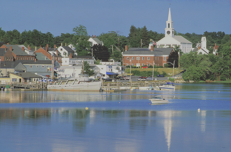 Another shot of downtown Damariscotta! Plenty of eateries and live music right on the riverfront, as well as boats touts, oyster tours, and more.