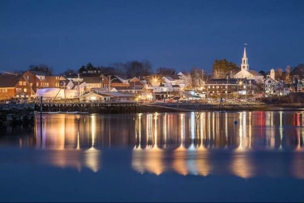 Walk the streets and grab a bite to eat in downtoan Damariscotta on the Damariscotta river. Enjoy coffee shops, the original Reny's Maine department store, shops, and so much more.
