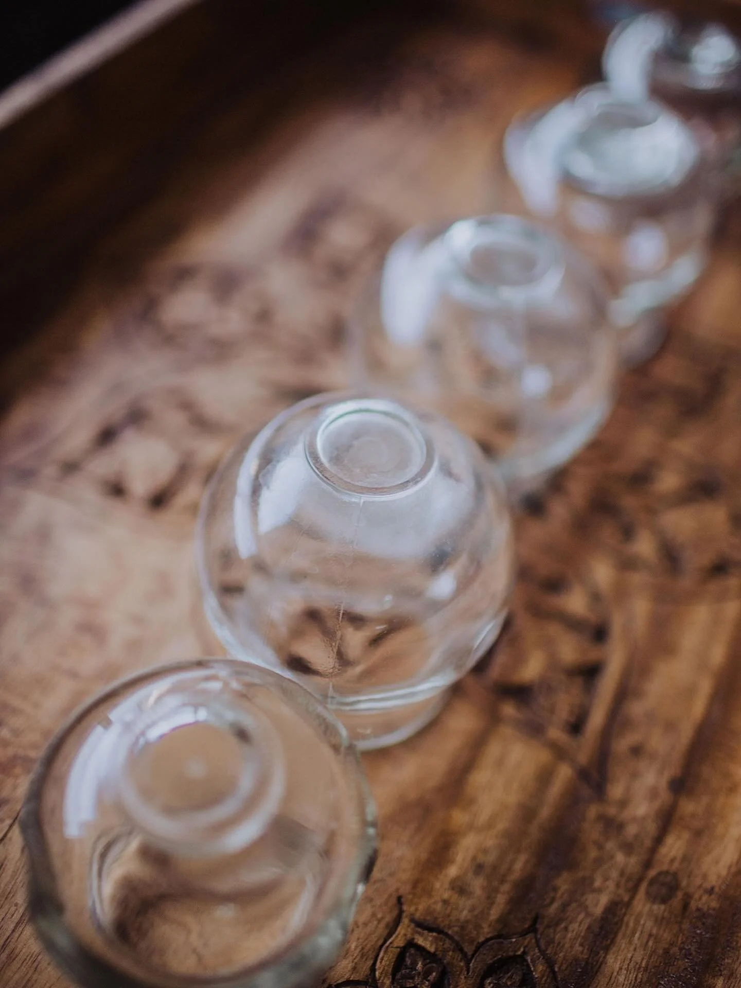 🔥 Cupping Therapy: a form of complementary medicine that involves placing cups on the skin to create suction. This practice, originating in ancient traditional Chinese medicine, is used to stimulate blood flow, promote lymphatic drainage, and reliev