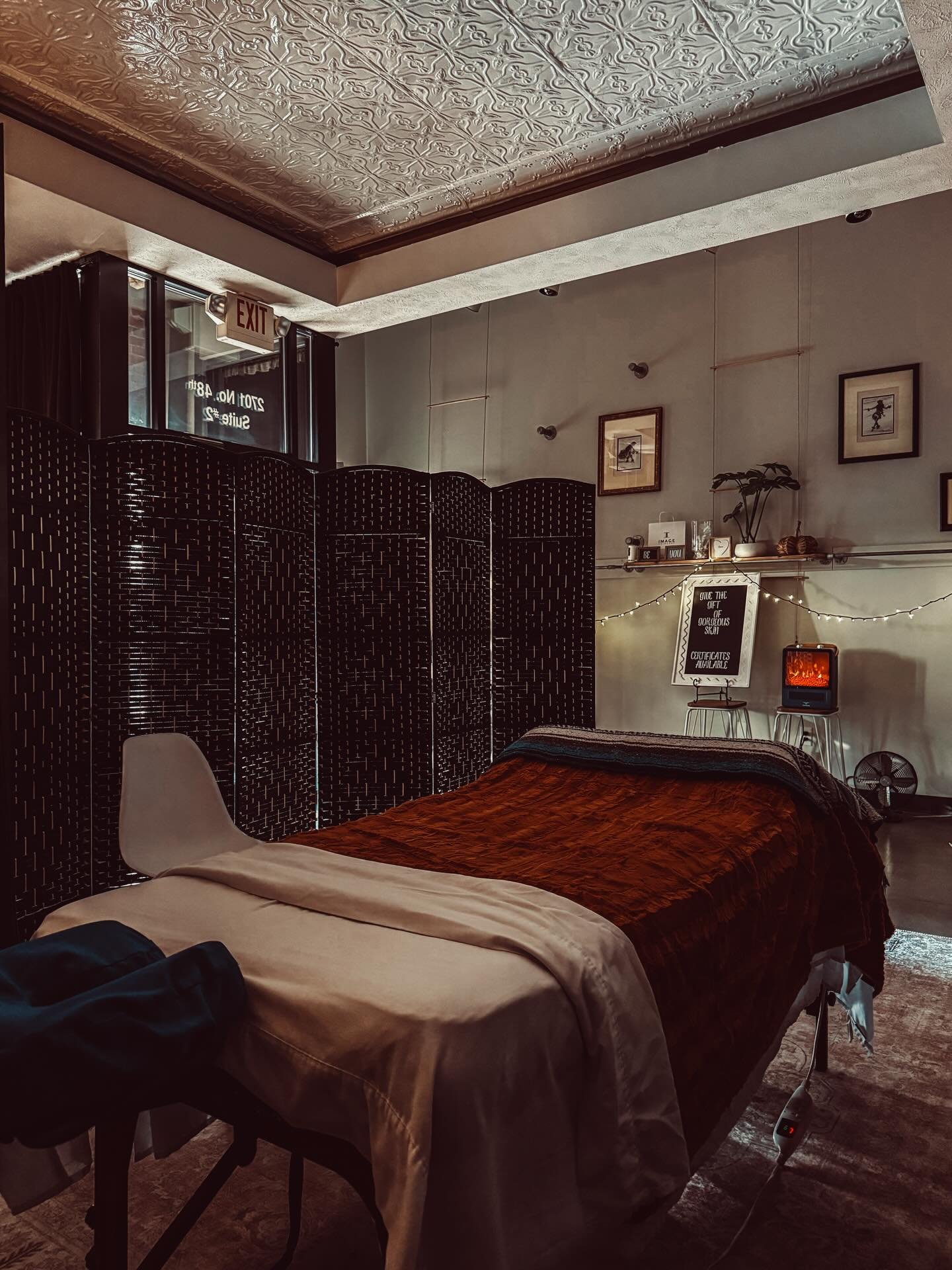 🧡 Monday = Massage Day 🧡

Book online Solamassage.com ✨

60min $90
90min $115