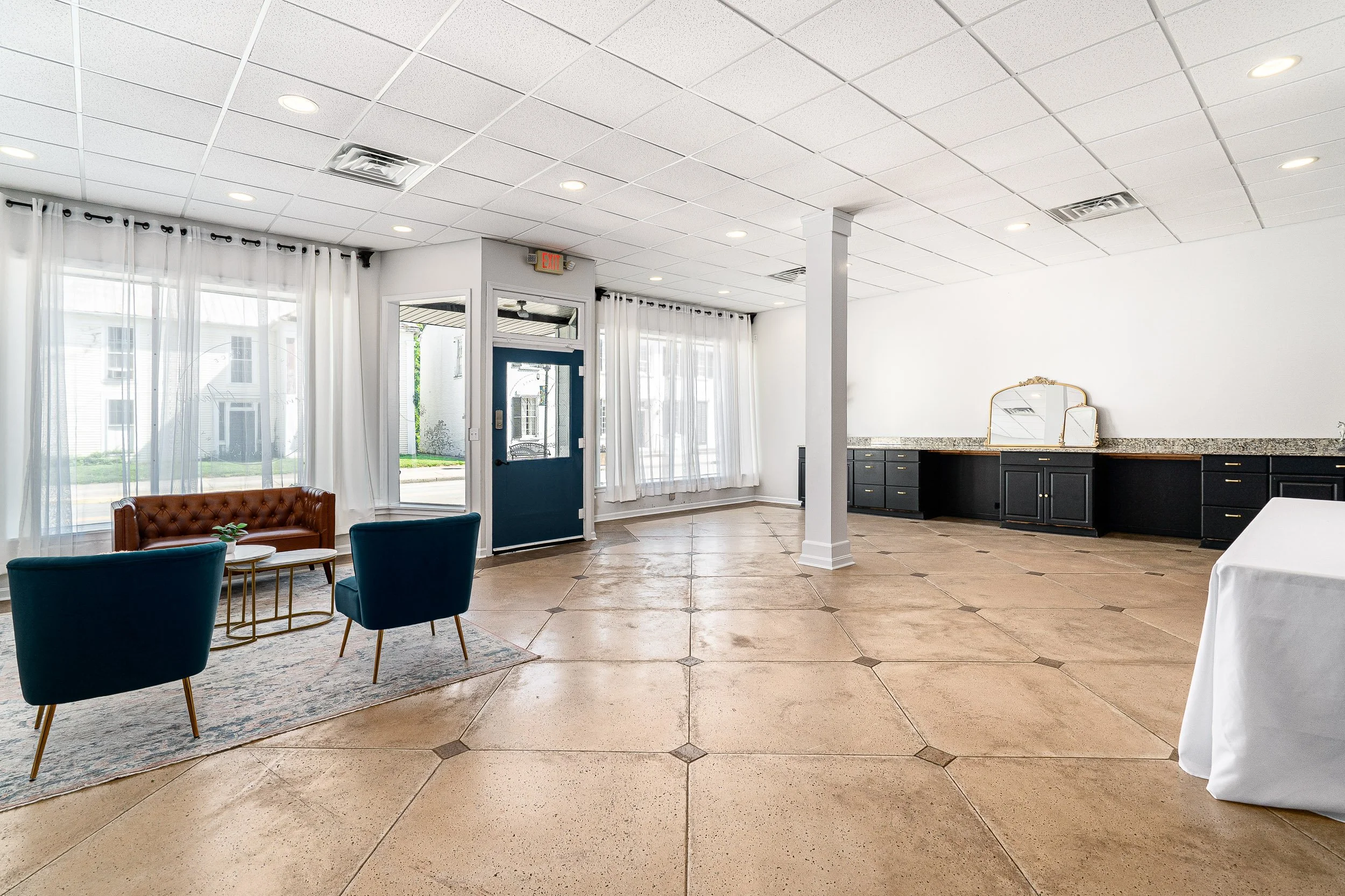 65 W Main St-16.jpg