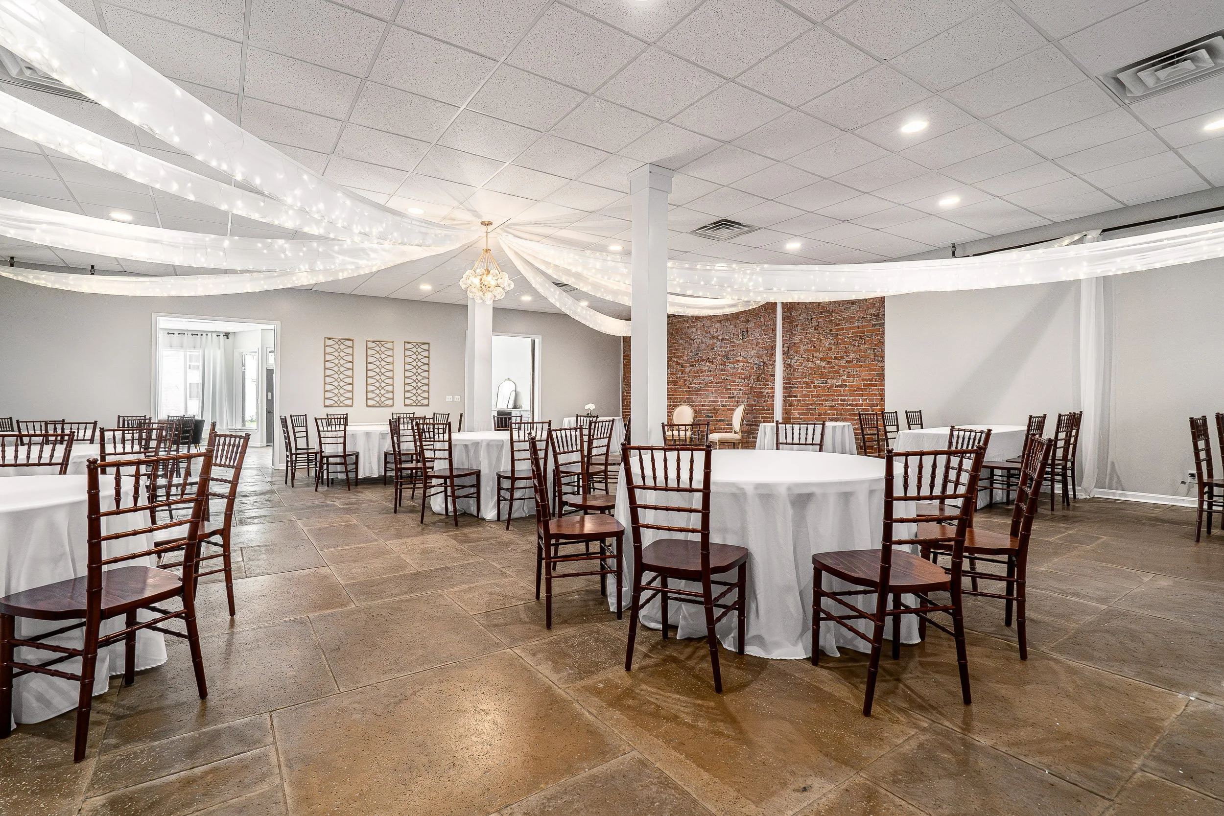 65 W Main St-26.jpg