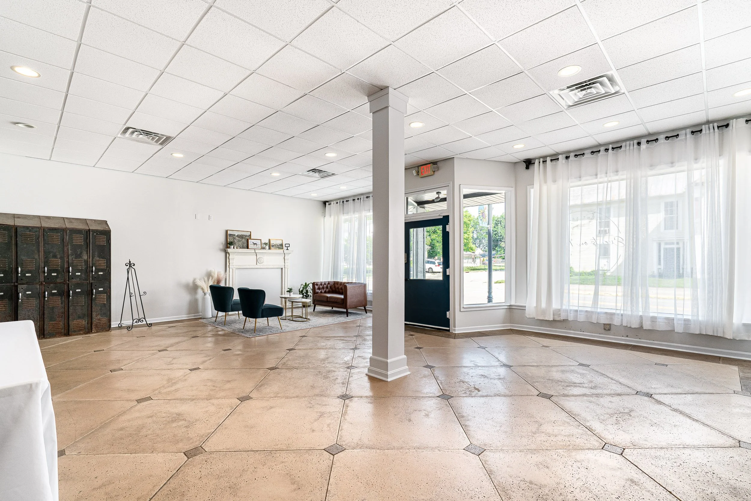 65 W Main St-17.jpg