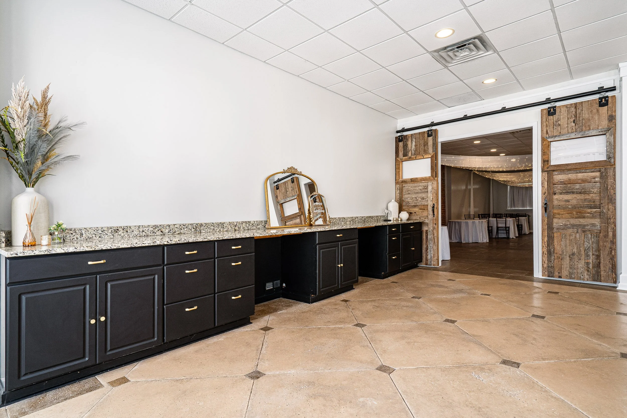 65 W Main St-22.jpg