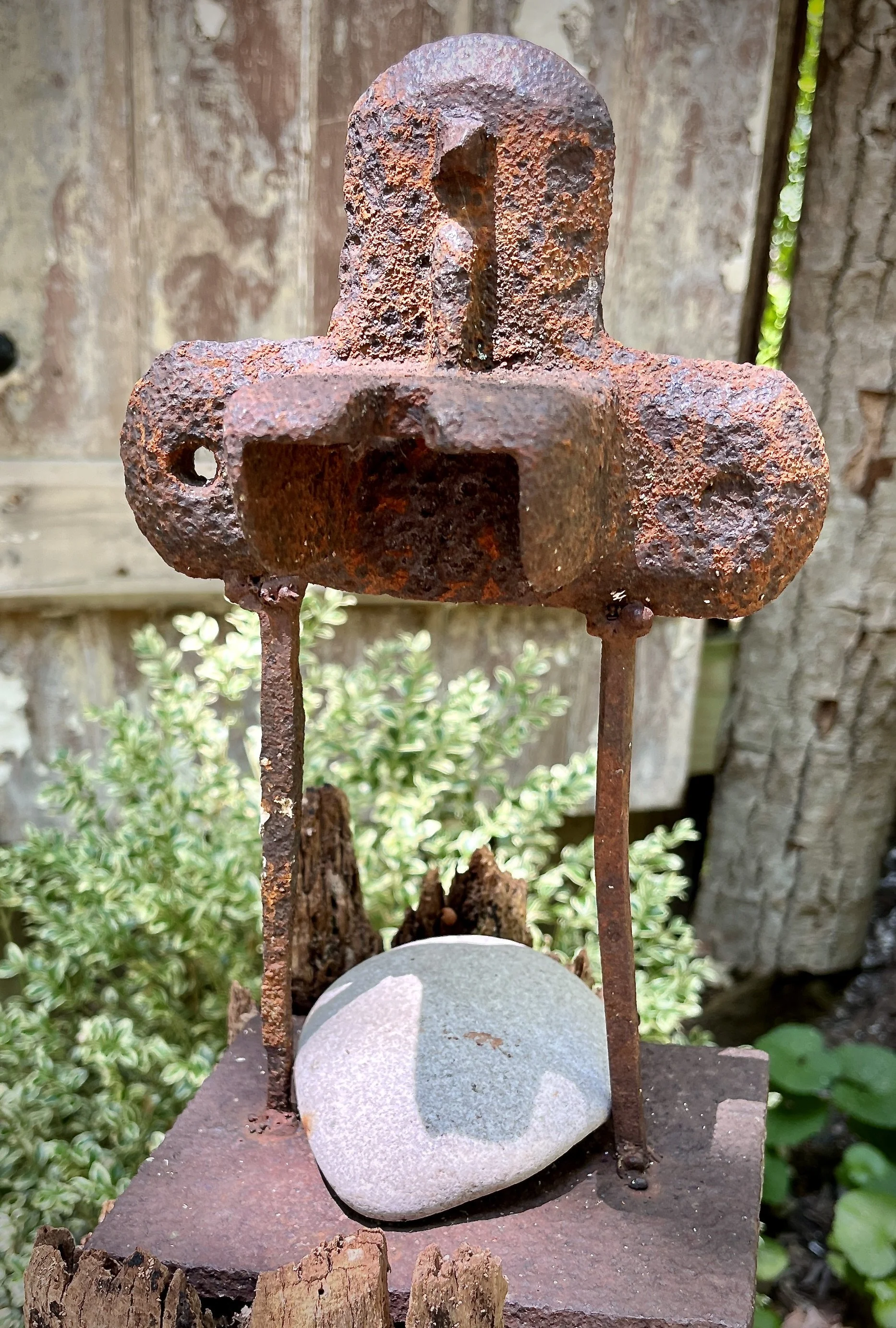 bird with arms 2019, steel, 11" x 6.75" (Private collection)