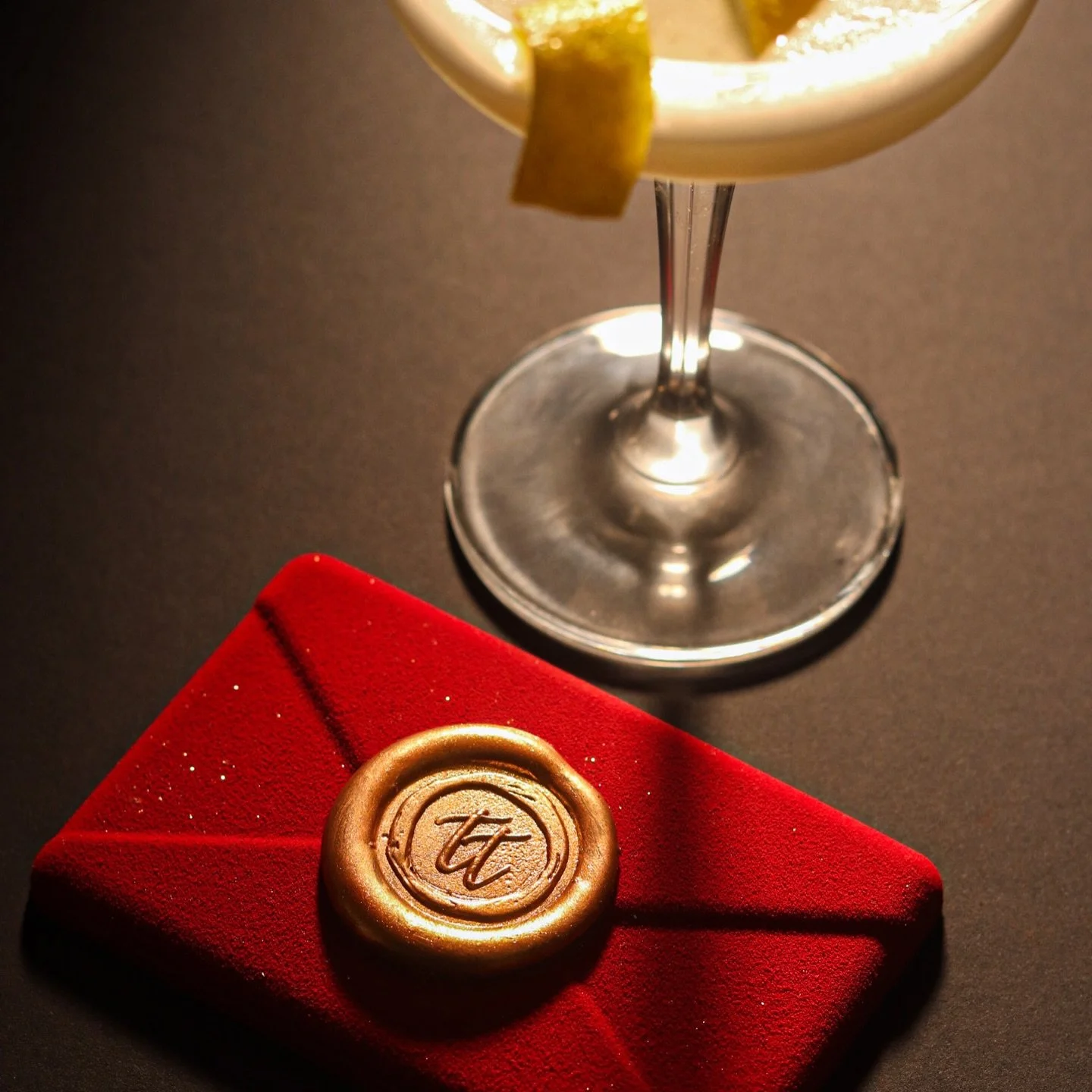 Happy Valentines Day! 💌 

I hope your day is filled with chocolate sweetness!

#chocolateart #chocolatecraft #chocolatelove #valentinesdaychocolates #chocolatepassion