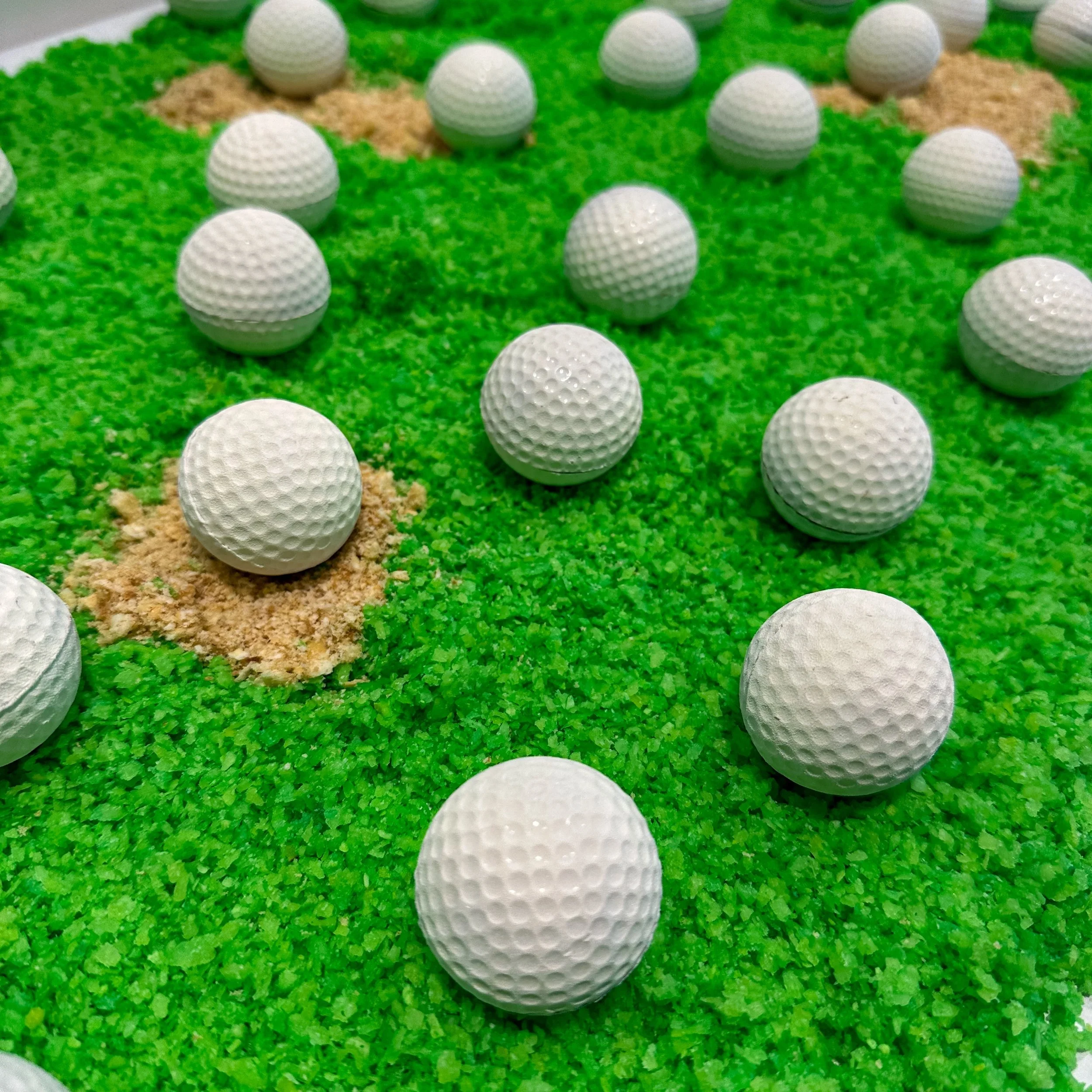 Score a hole-in-one this Father&rsquo;s Day! ⛳️

#chocolategolfballs #fathersdaygiftideas #fathersdayspecial❤️ #chocolateart #chocolatecraft