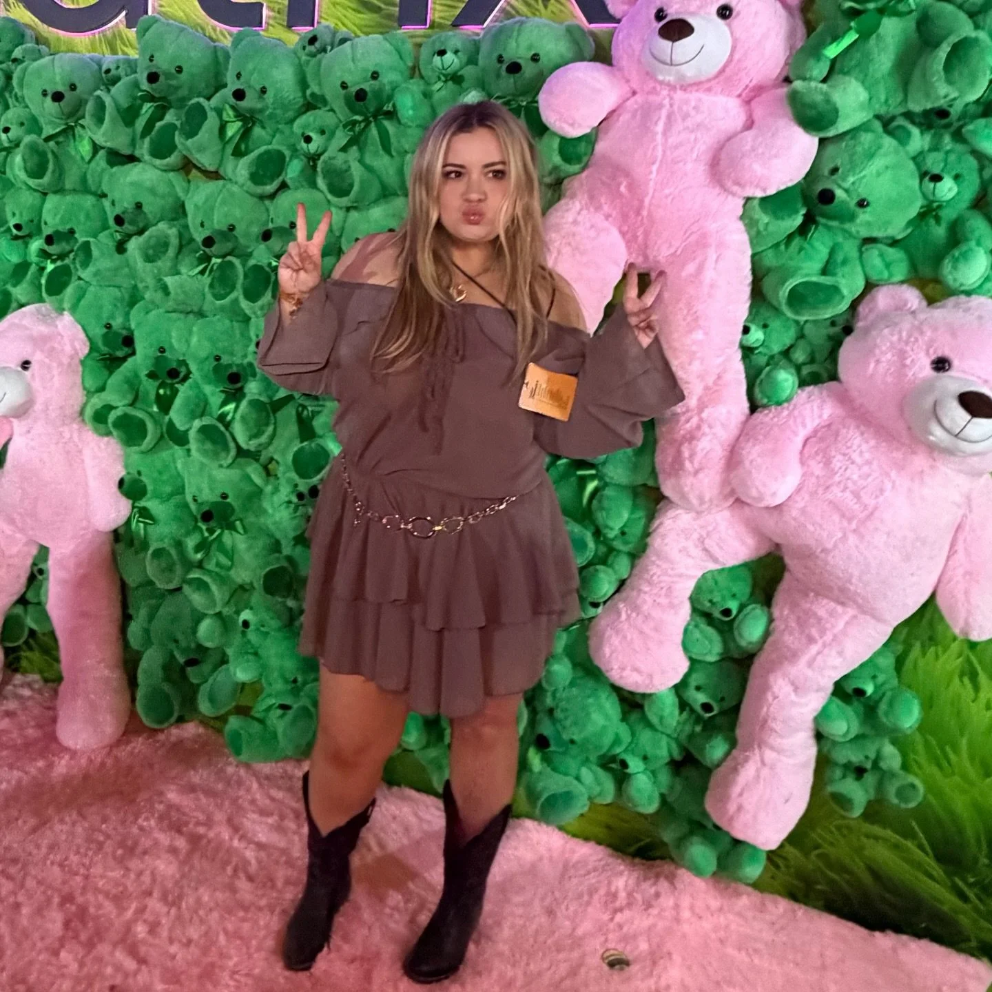 Coachella day&hellip;idk, things are getting weird and my feet are killing me #sabrinacarpenter #coachella2026 #nylonhouse