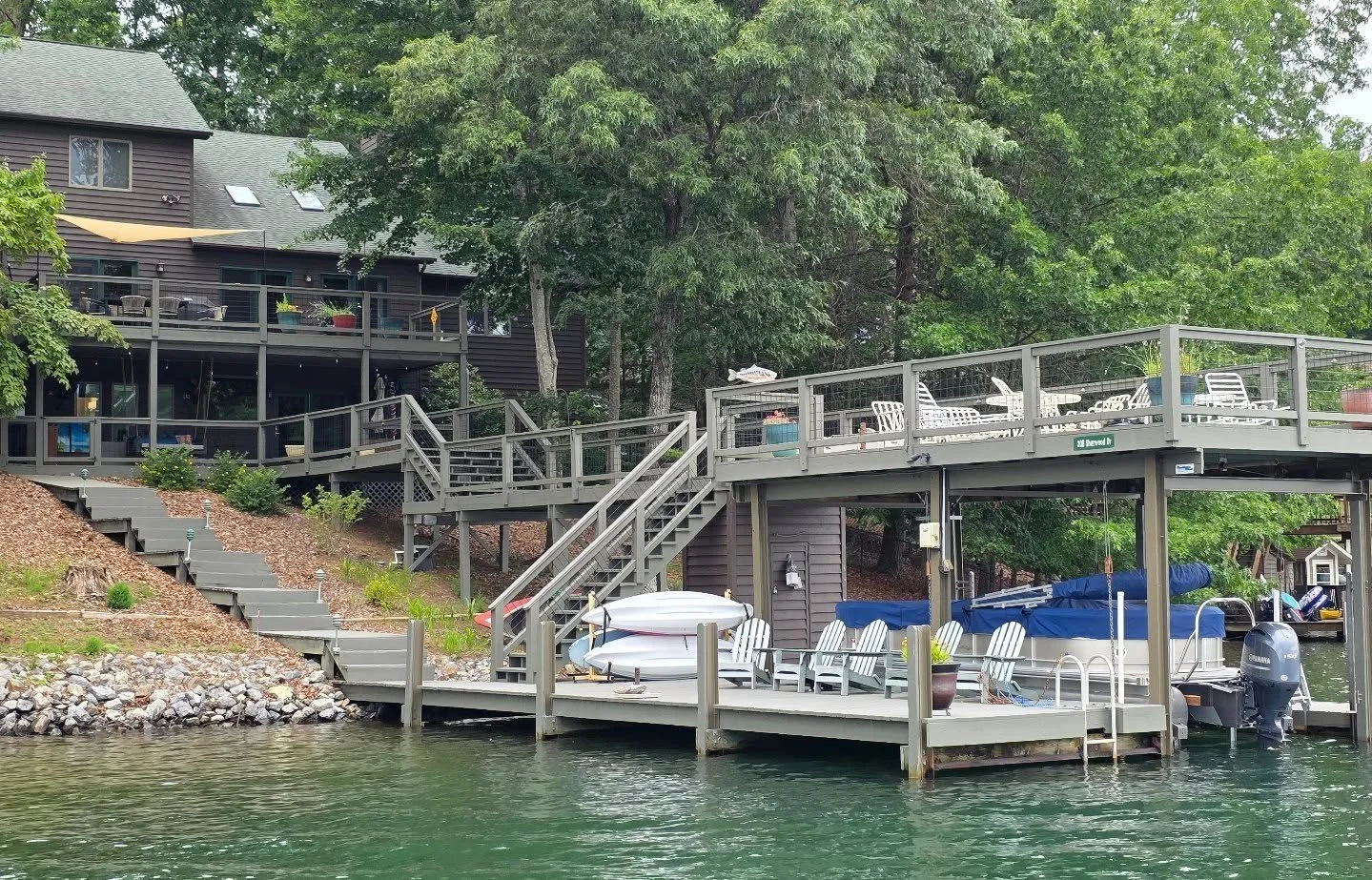 So many spots to chill. Where are you relaxing first?

#smithmountainlake #sml #smithmountainsunrise #smithmountainlakeva
