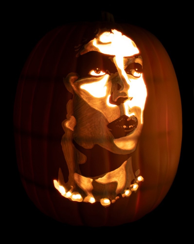 R.i.P Tim Curry 

A huge piece of my childhood died today. A voice I&rsquo;ve loved most of my life. I&rsquo;m grateful I got to meet you. 

It&rsquo;s time to go home now 🛸

#timcurry #pumpkincarving #rockyhorrorpictureshow