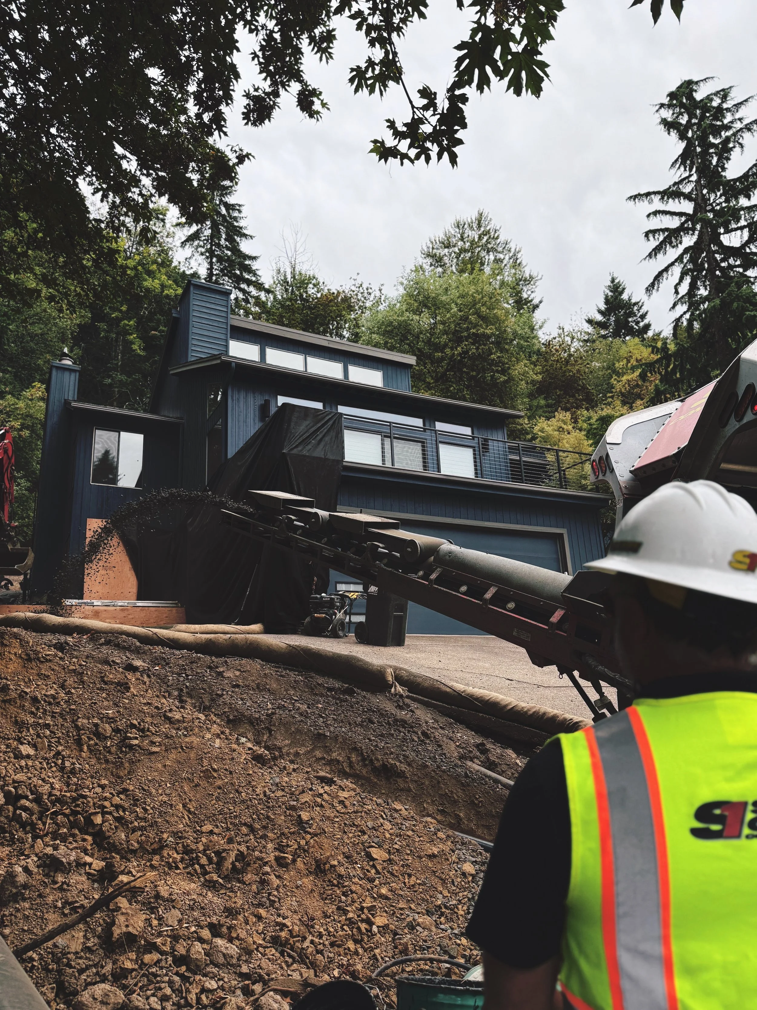 How a Conveyor Truck Kept a Contractor on Schedule in Lake Oswego