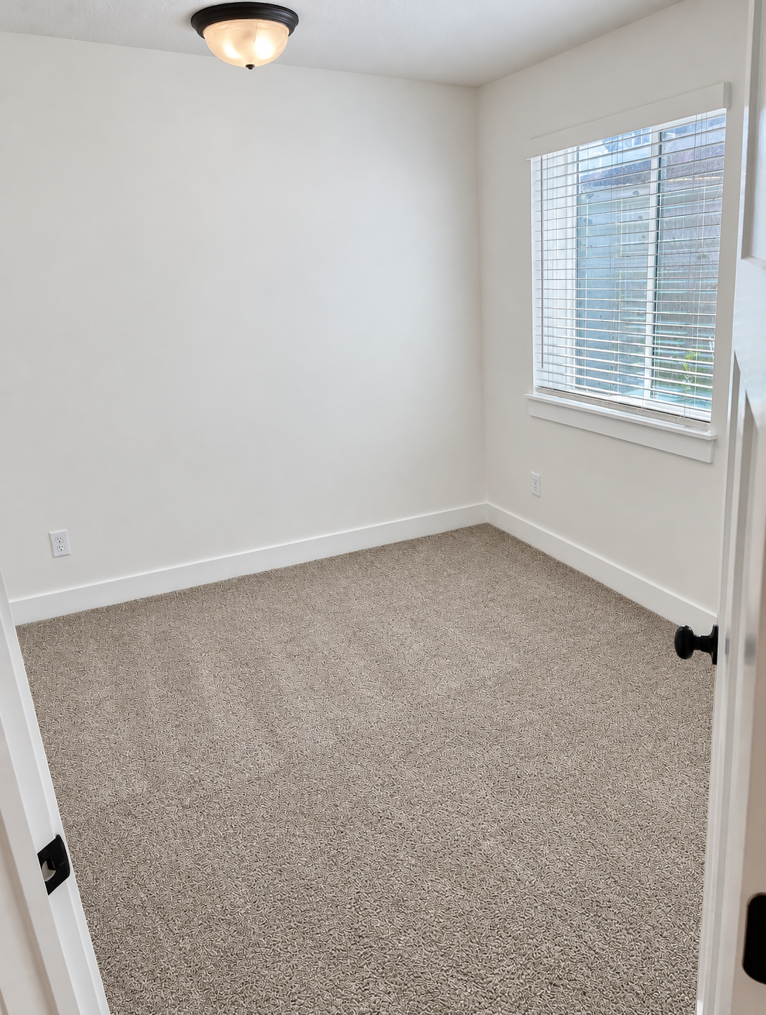 Bright, natural real estate interior-10.png