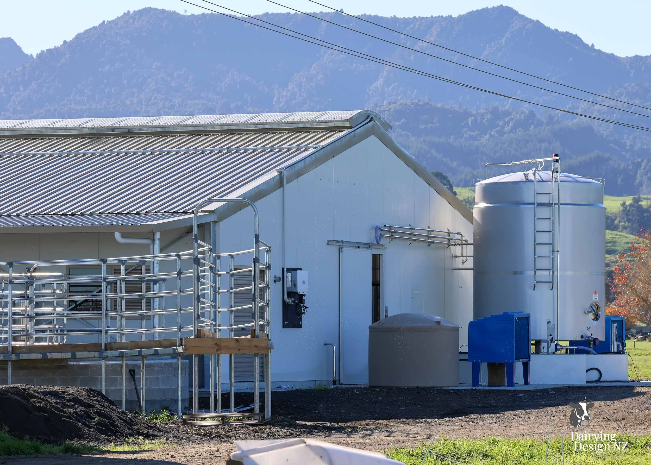  Waikato rotary dairy shed development designed for efficient milking and cow flow built by Don Chapman Waikato Ltd, featuring a Kopu Engineering Platform, yard work by Leask Engineering, milking plant by Ngatea Milking &amp; Pumping, Milkhub system 