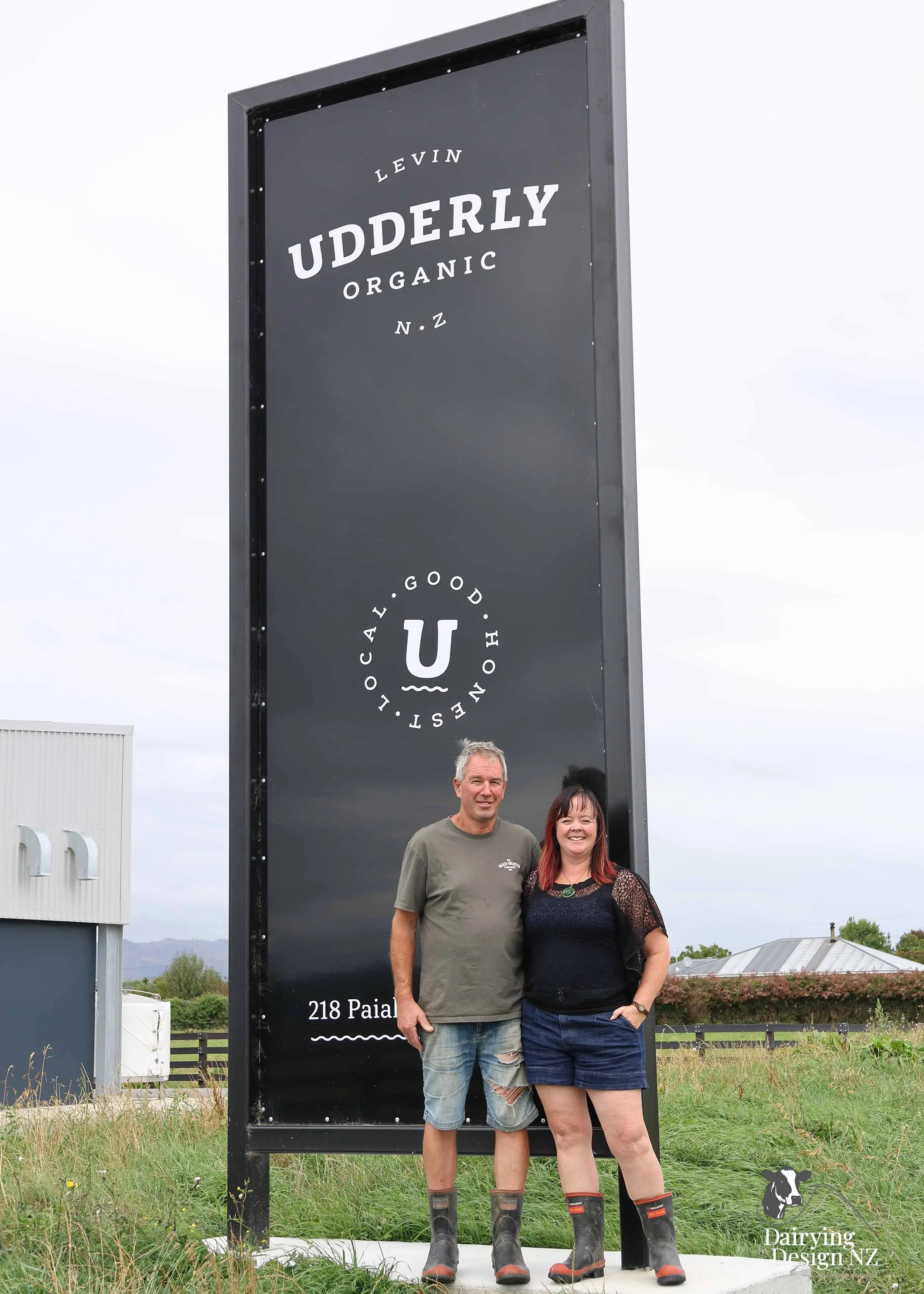 UdderlyFarming_CoupleSign.jpg
