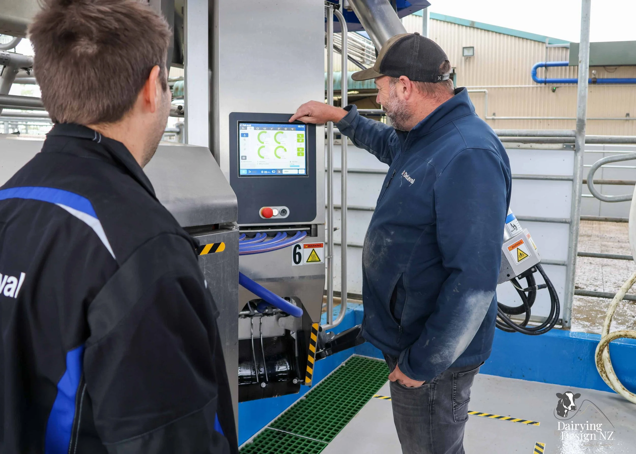  Central Plateau robotic dairy shed development designed for efficient milking and cow flow. Robots by Automation Services, yard work by ABC Milking Equipment, Animal Handling system by The Wrangler, Machinery by Giltrap Agrizone, project for Peter &