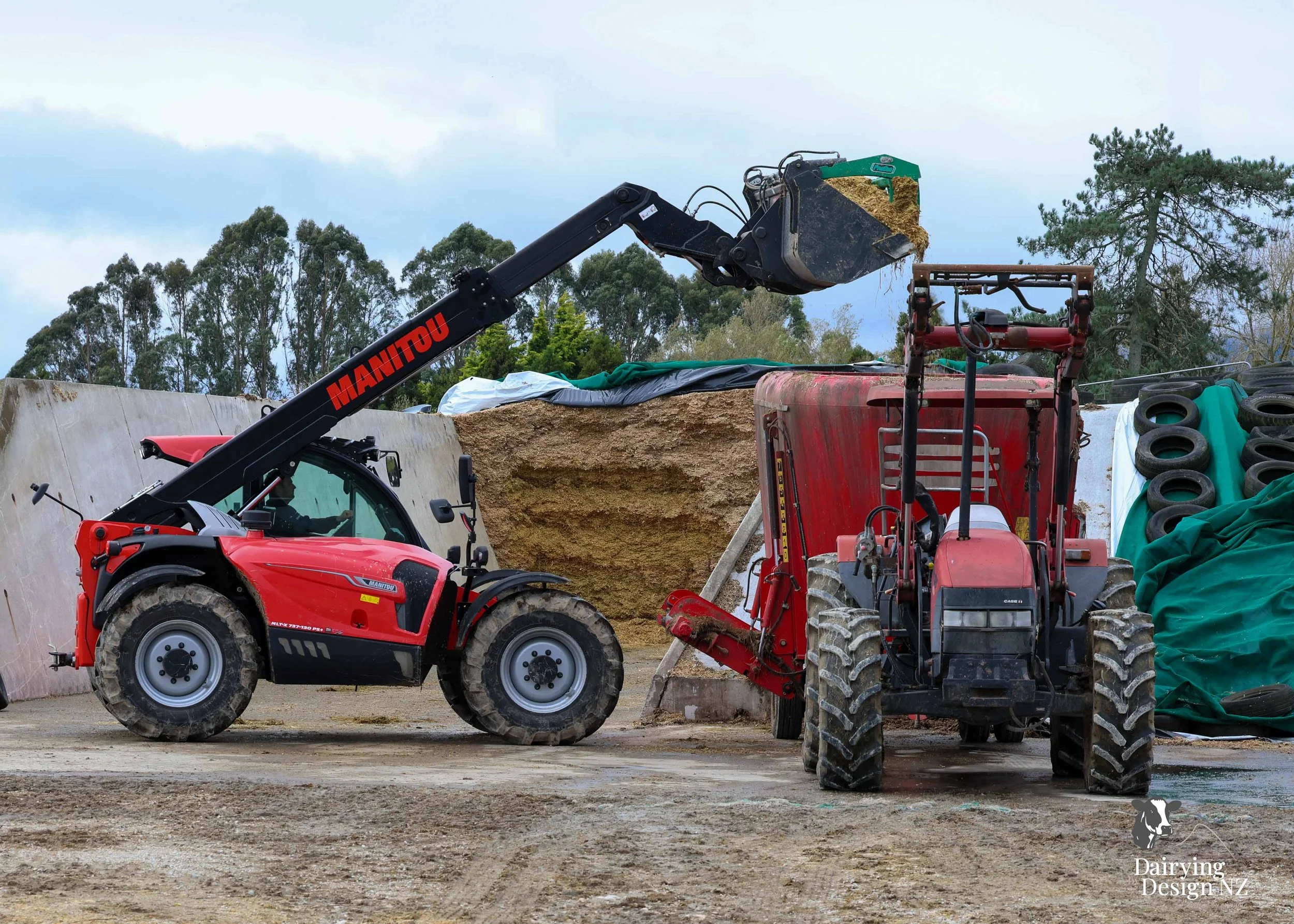  Central Plateau robotic dairy shed development designed for efficient milking and cow flow. Robots by Automation Services, yard work by ABC Milking Equipment, Animal Handling system by The Wrangler, Machinery by Giltrap Agrizone, project for Peter &