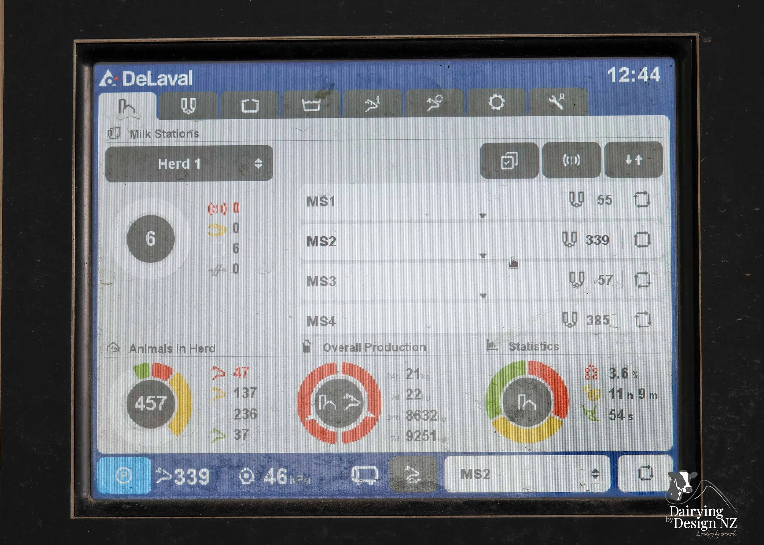 Canterbury robotic dairy shed development designed for efficient milking and cow flow Milking pant and effluent by Canterbury Farm Services, featuring Solar system by Sunergy Solar, Stock feed supplier is Pye Group, Earthworks by Oliver Brothers, pr