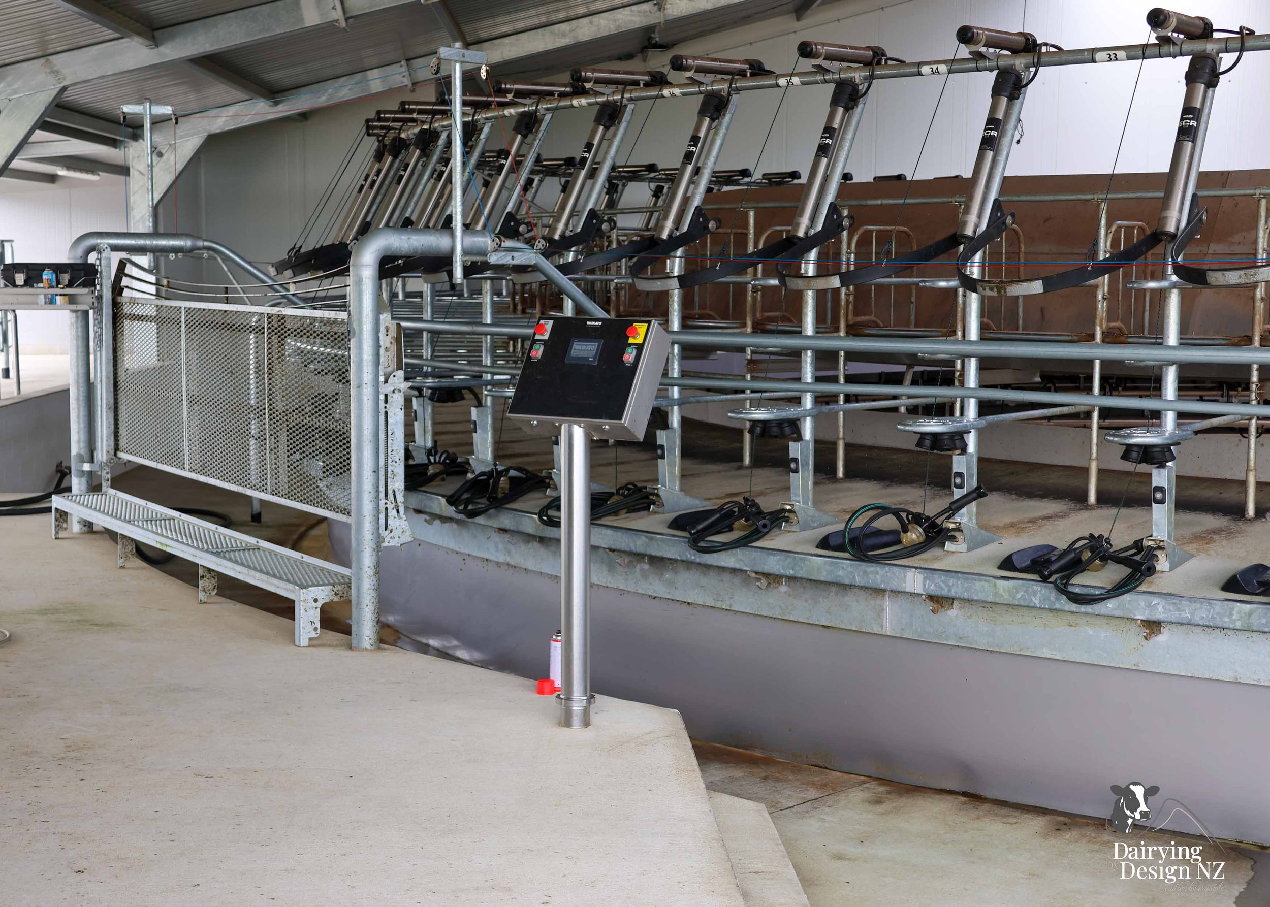  Waikato rotary dairy shed development designed for efficient milking and cow flow built by Don Chapman Waikato Ltd, featuring a Moa Rotary Platform, yard work by Leask Engineering, Earthworks by Waihou Excavation, Electrical work by Electronz, Efflu