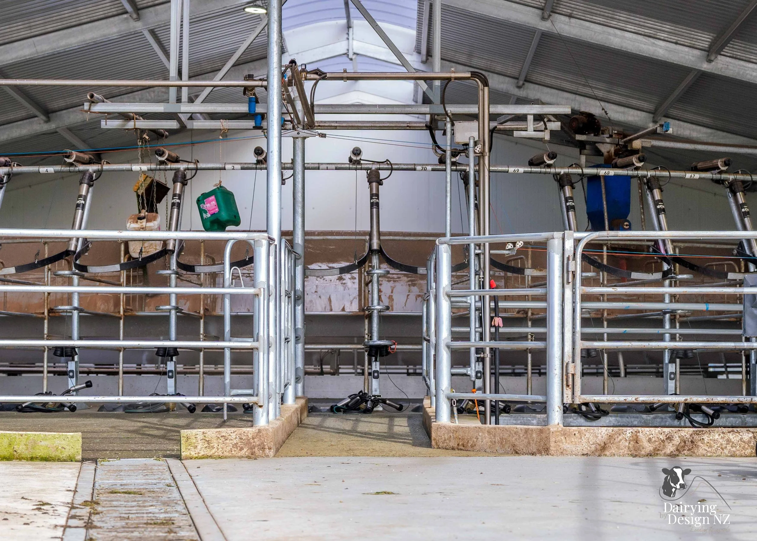  Waikato rotary dairy shed development designed for efficient milking and cow flow built by Don Chapman Waikato Ltd, featuring a Moa Rotary Platform, yard work by Leask Engineering, Earthworks by Waihou Excavation, Electrical work by Electronz, Efflu