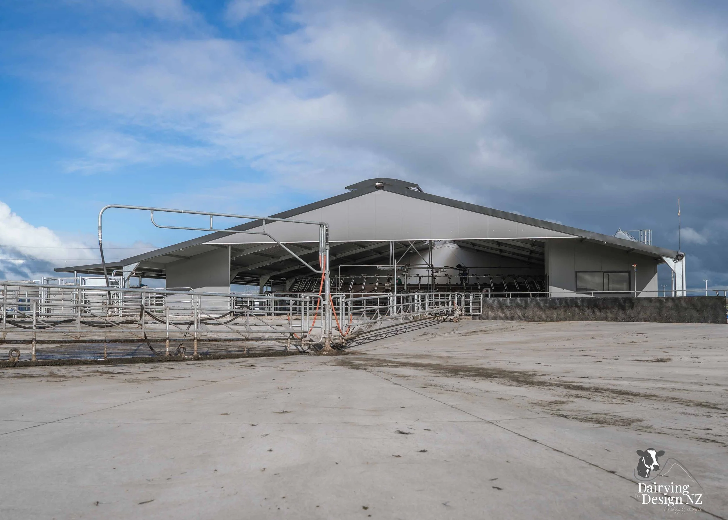  Waikato rotary dairy shed development designed for efficient milking and cow flow built by Don Chapman Waikato Ltd, featuring a Moa Rotary Platform, yard work by Leask Engineering, Earthworks by Waihou Excavation, Electrical work by Electronz, Efflu