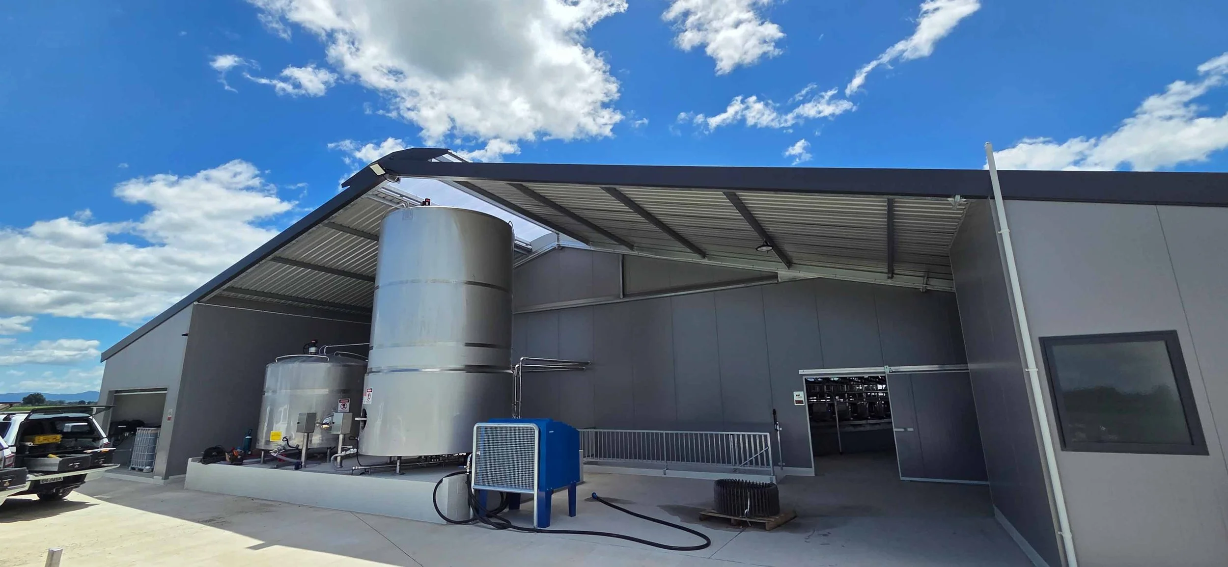  Waikato rotary dairy shed development designed for efficient milking and cow flow built by Don Chapman Waikato Ltd, featuring a Moa Rotary Platform, yard work by Leask Engineering, Earthworks by Waihou Excavation, Electrical work by Electronz, Efflu