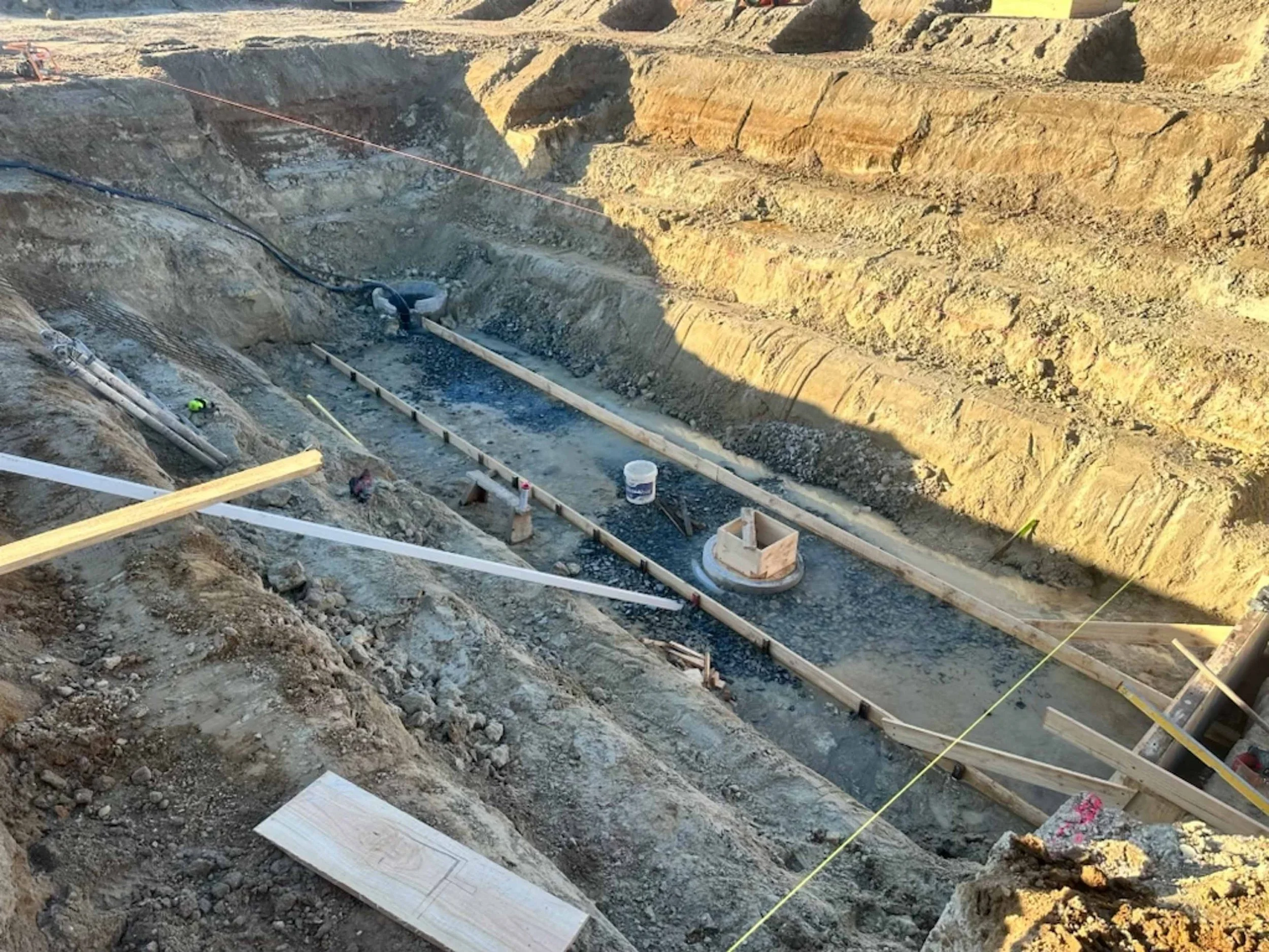  Waikato rotary dairy shed development designed for efficient milking and cow flow built by Don Chapman Waikato Ltd, featuring a Moa Rotary Platform, yard work by Leask Engineering, Earthworks by Waihou Excavation, Electrical work by Electronz, Efflu