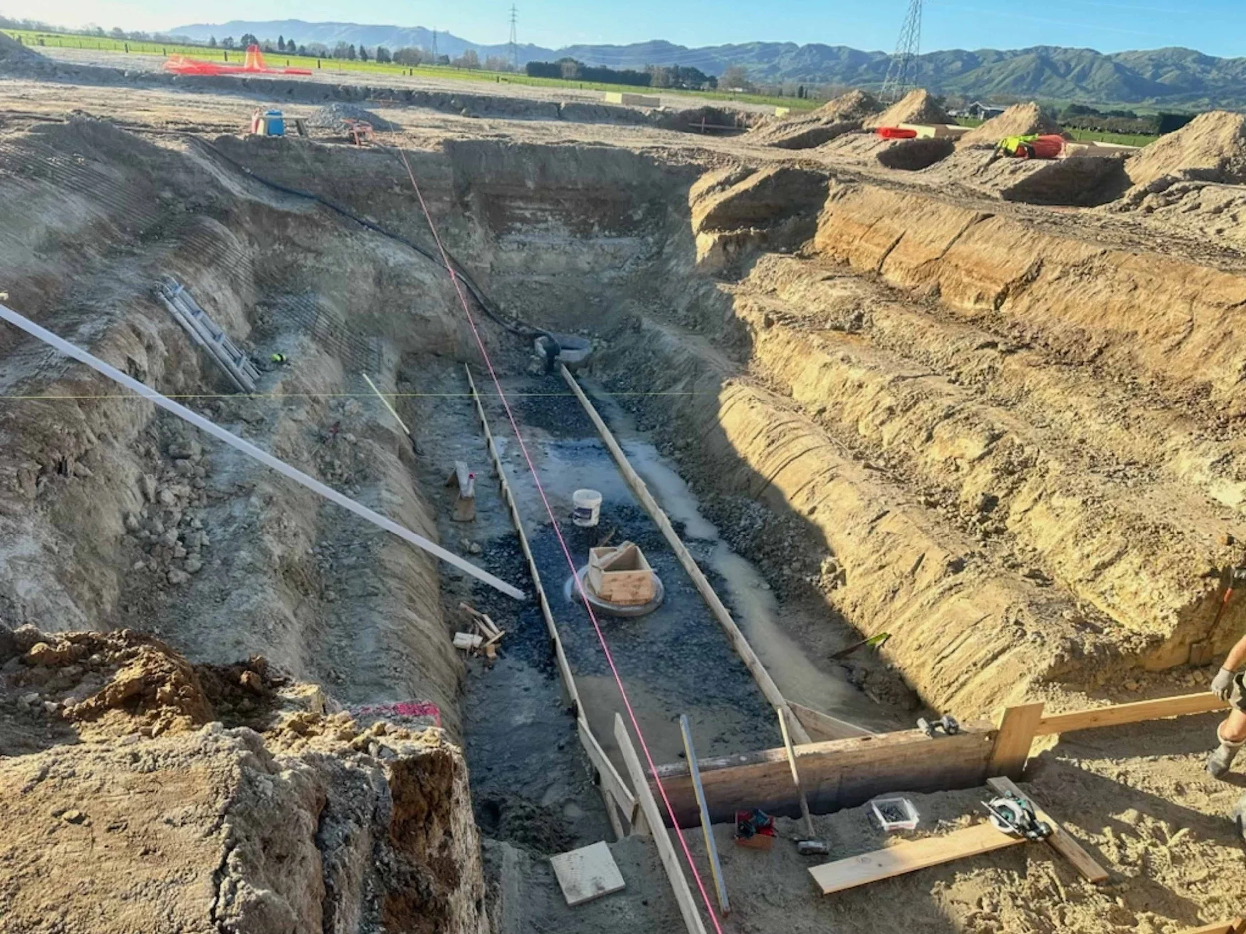  Waikato rotary dairy shed development designed for efficient milking and cow flow built by Don Chapman Waikato Ltd, featuring a Moa Rotary Platform, yard work by Leask Engineering, Earthworks by Waihou Excavation, Electrical work by Electronz, Efflu