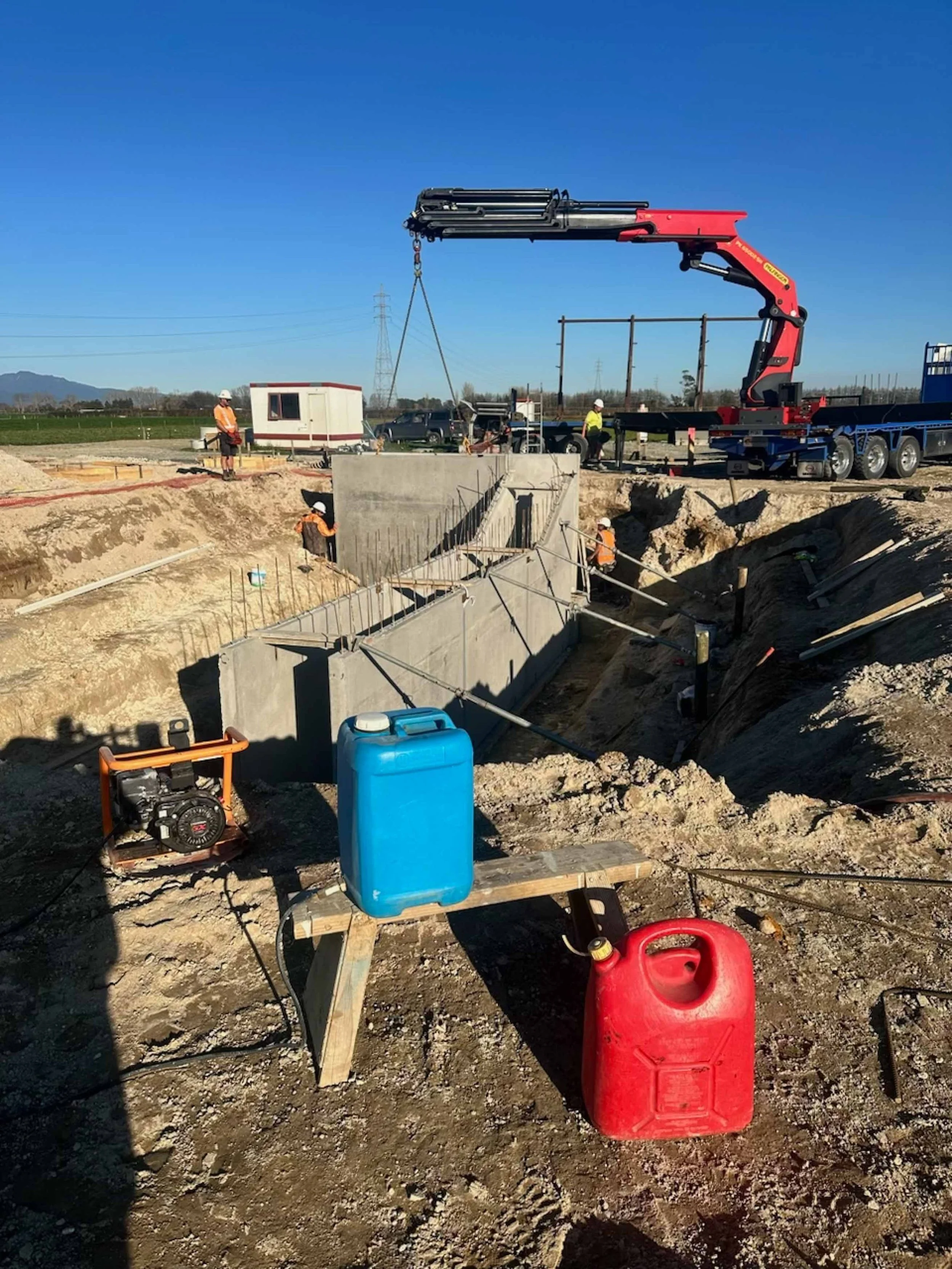  Waikato rotary dairy shed development designed for efficient milking and cow flow built by Don Chapman Waikato Ltd, featuring a Moa Rotary Platform, yard work by Leask Engineering, Earthworks by Waihou Excavation, Electrical work by Electronz, Efflu